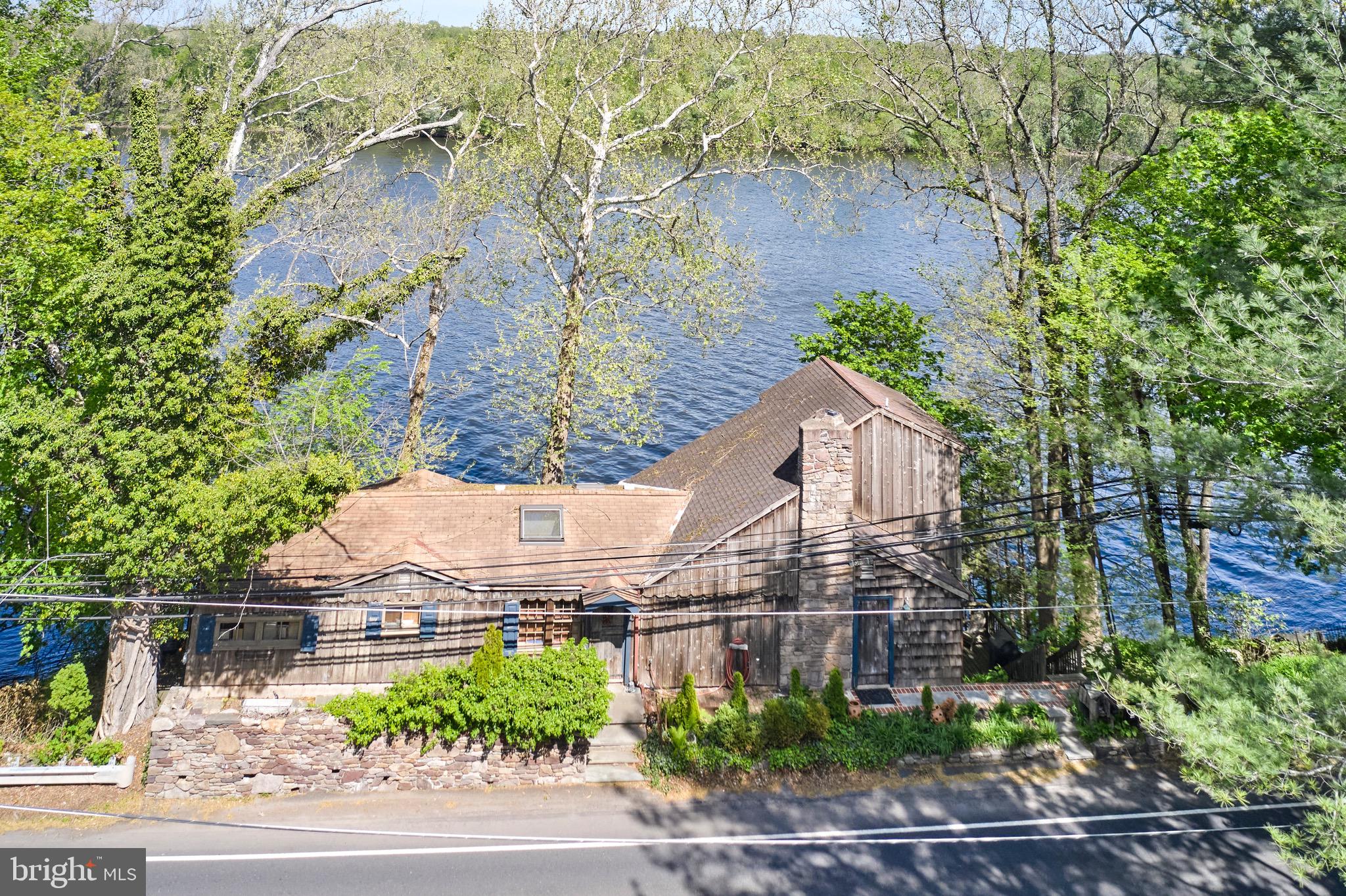 266 N Main St