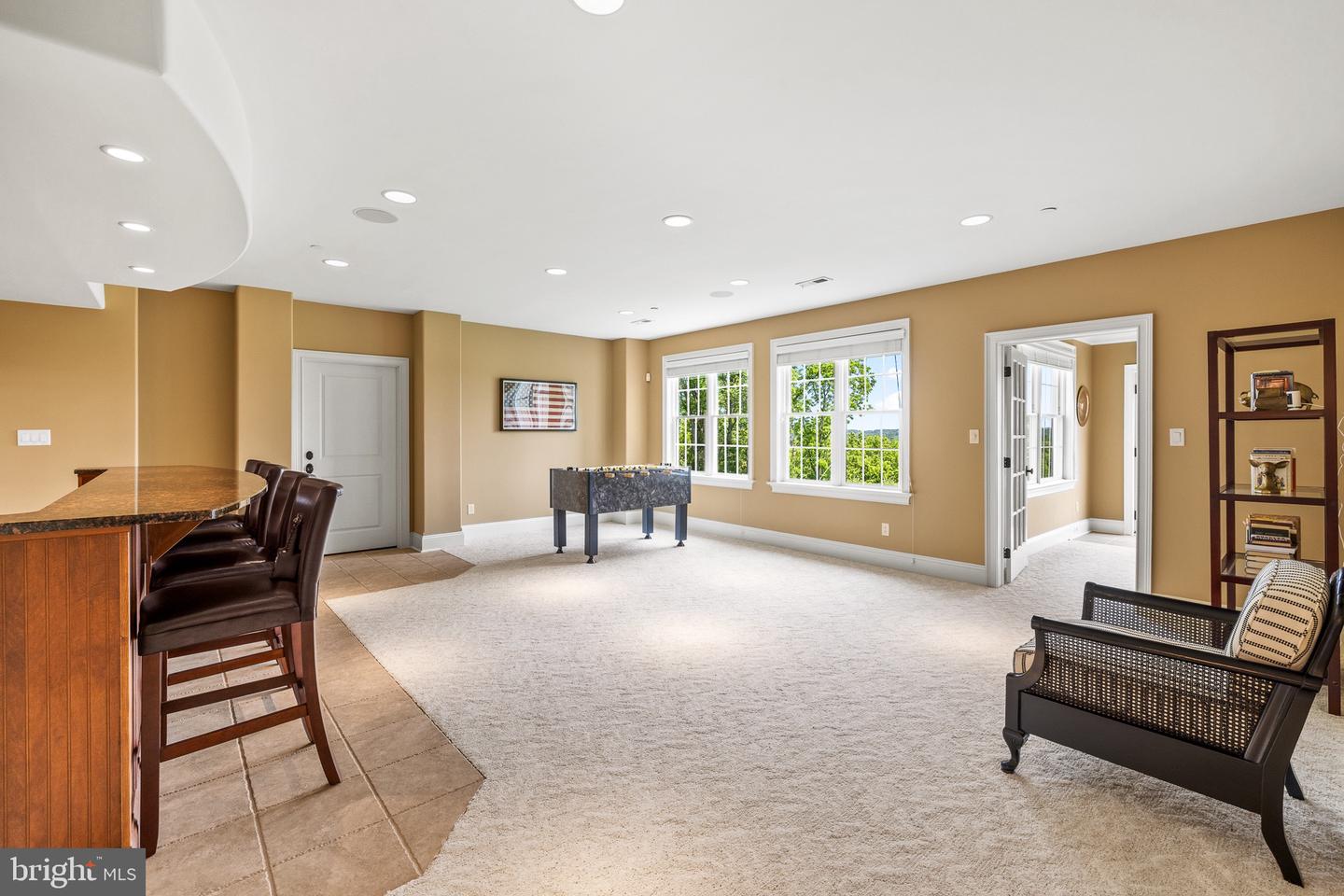 5835 Ridgeview Dr