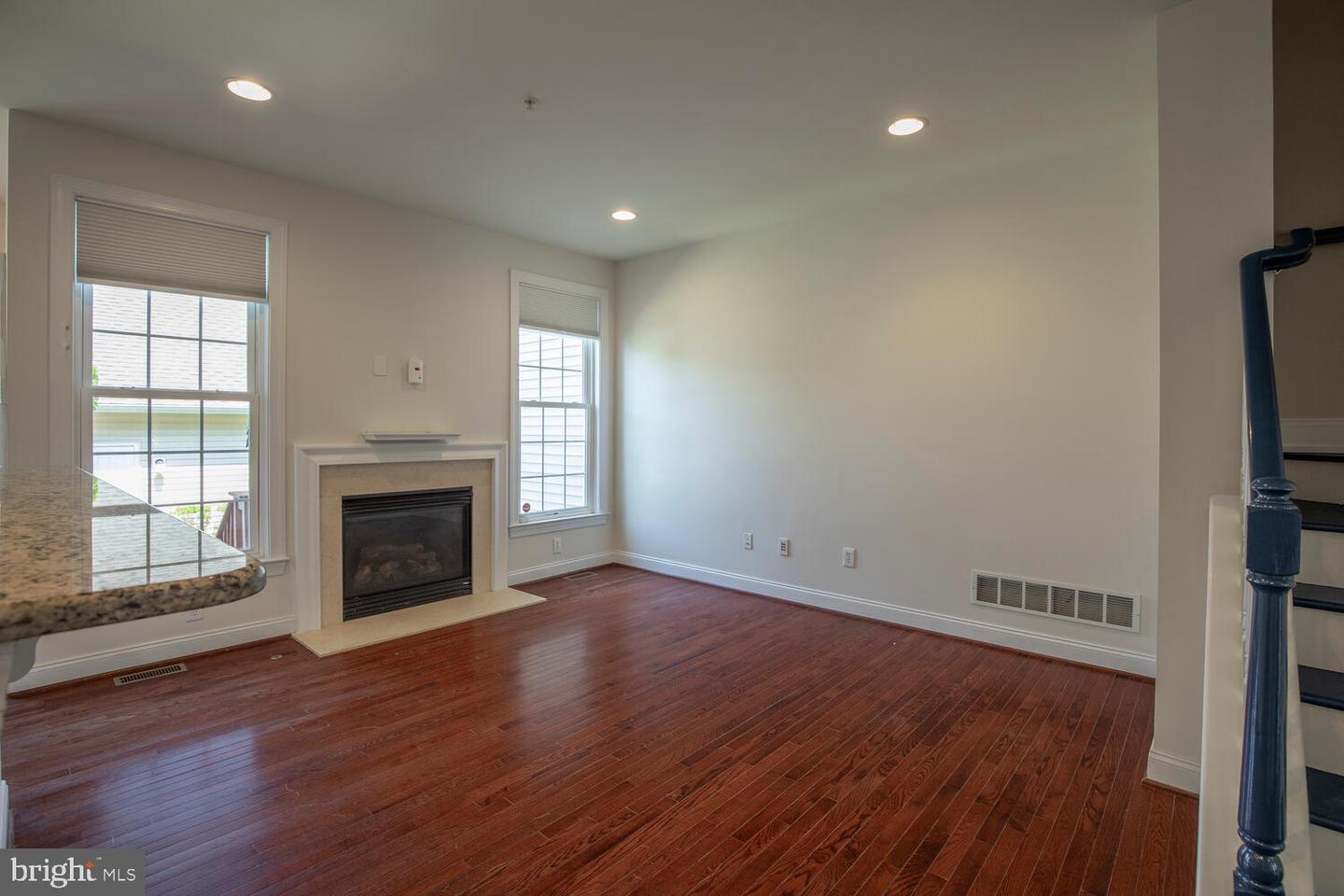 3048 E DORCHESTER ST #85