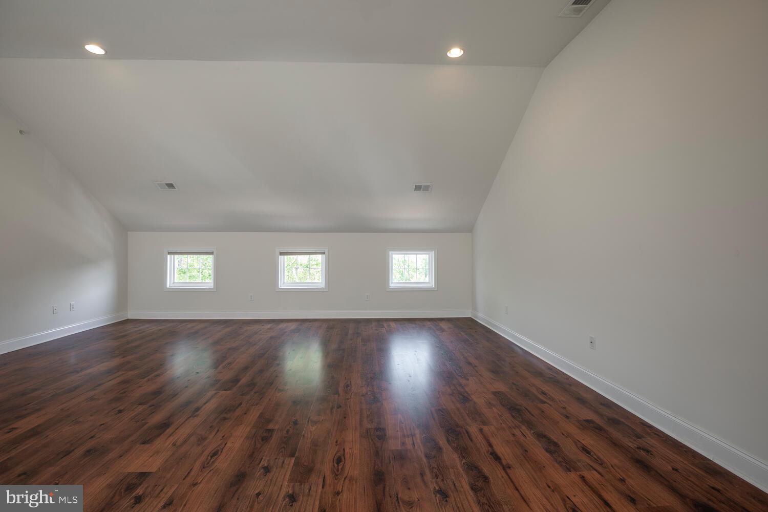 3048 E DORCHESTER ST #85