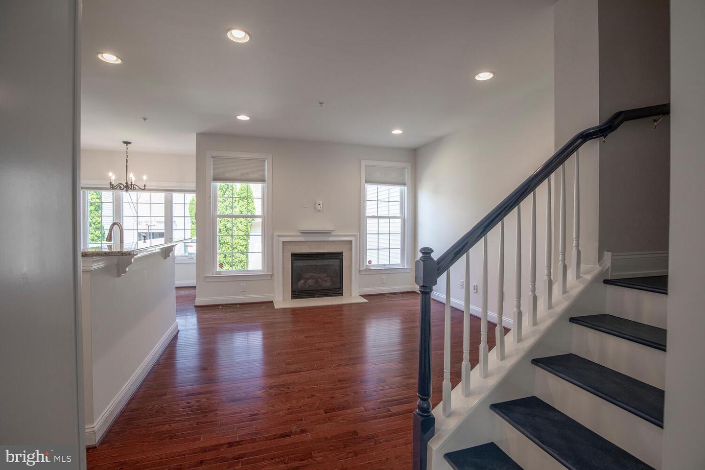 3048 E DORCHESTER ST #85