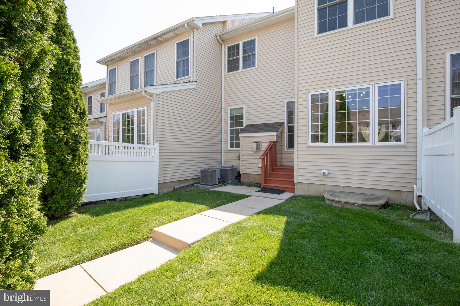 3048 E DORCHESTER ST #85