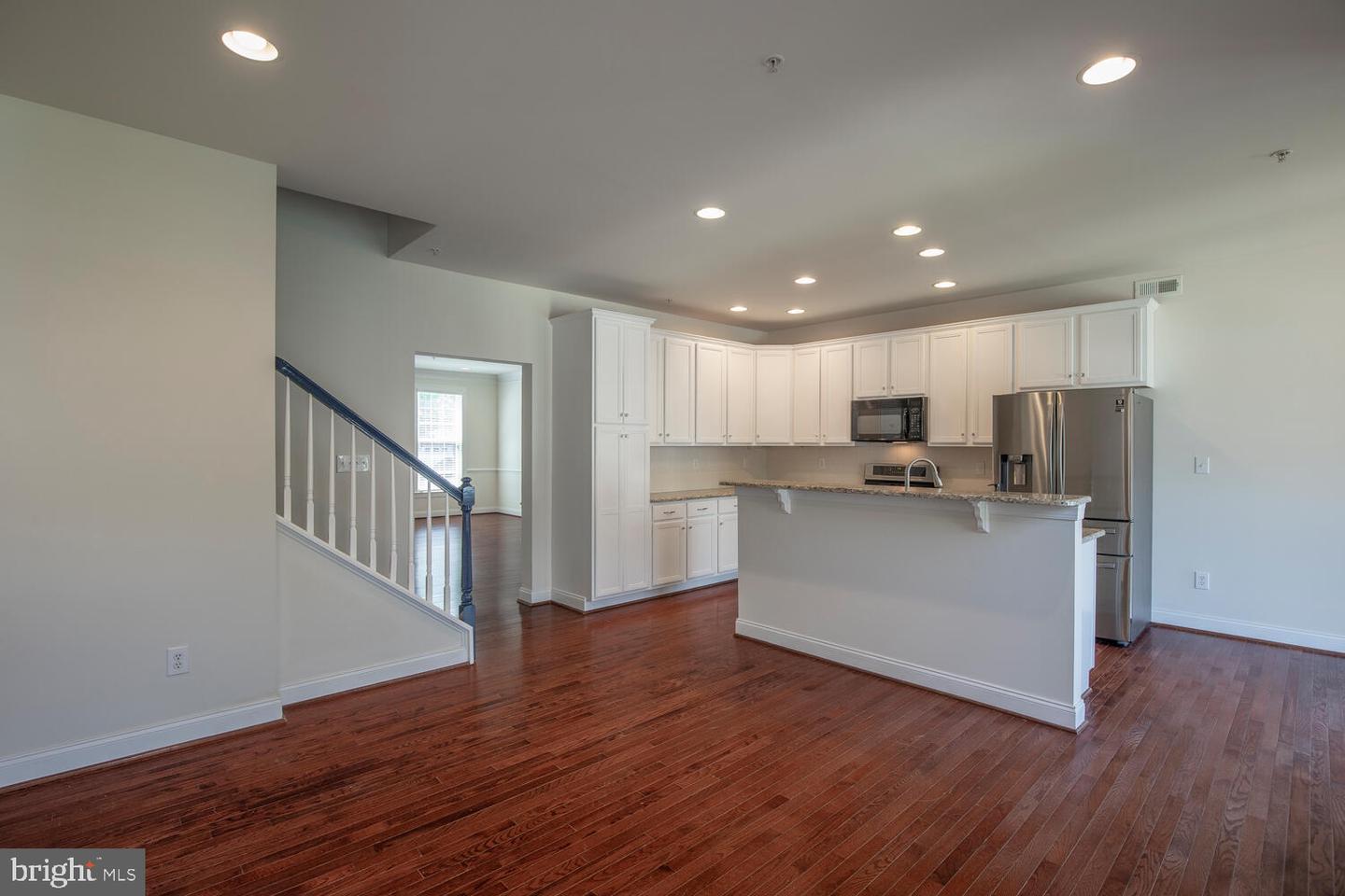 3048 E DORCHESTER ST #85