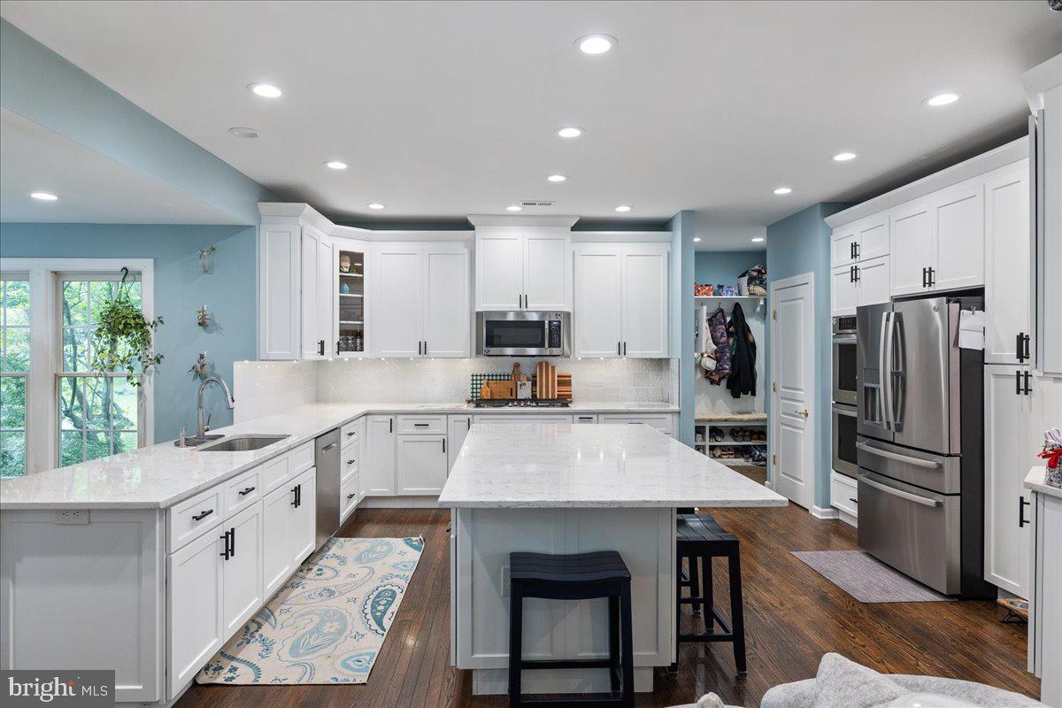 10 EAGLETON FARM ROAD