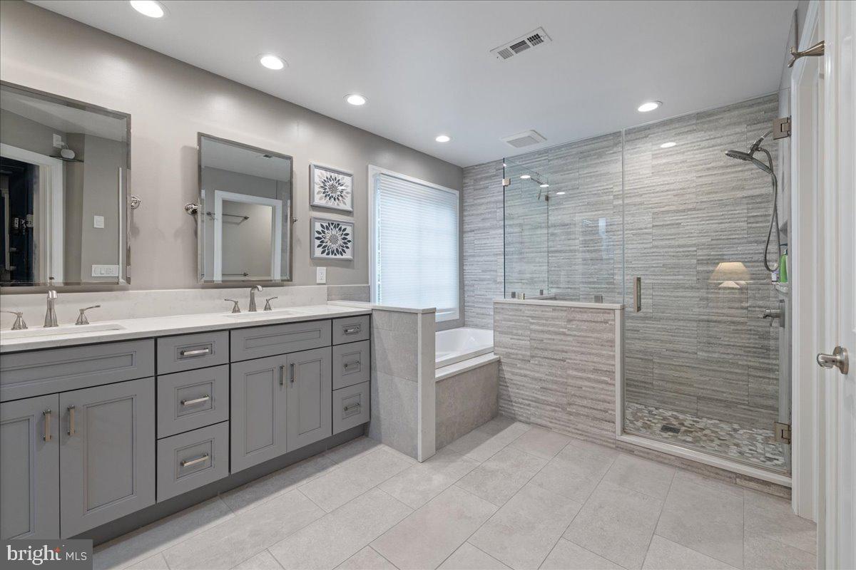 10 EAGLETON FARM ROAD