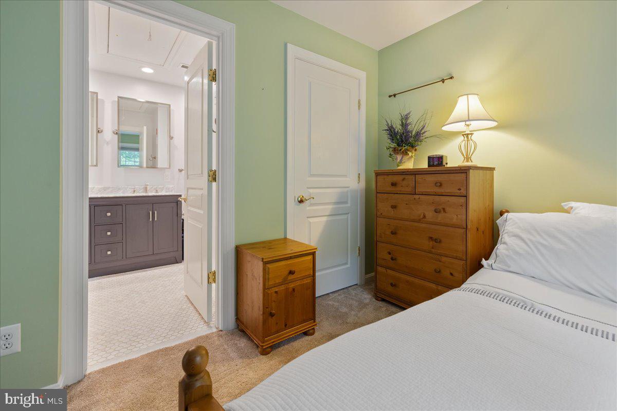 10 EAGLETON FARM ROAD