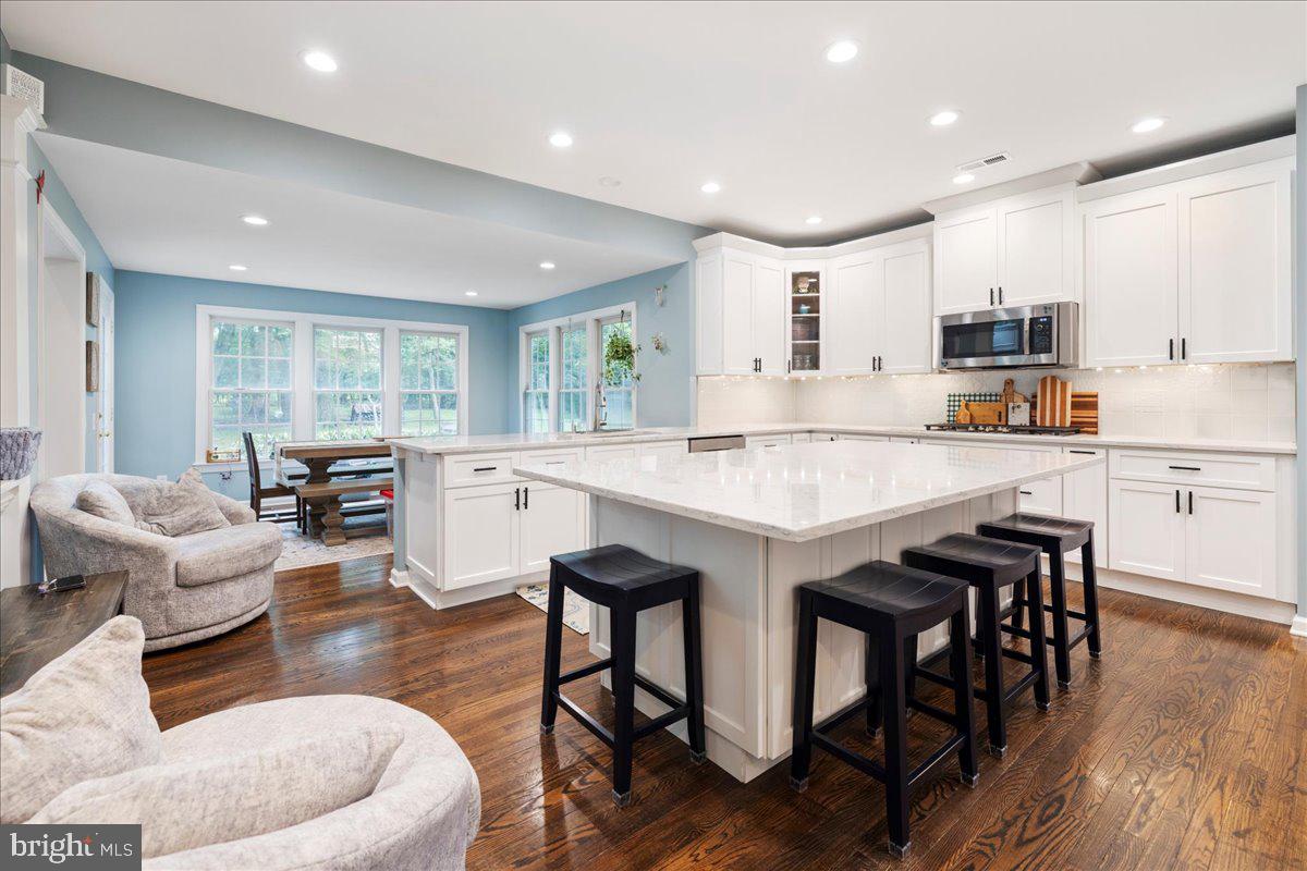 10 EAGLETON FARM ROAD