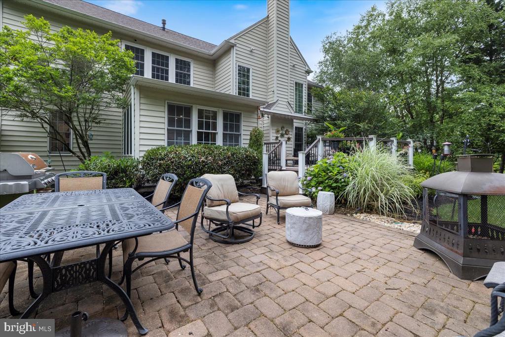 10 EAGLETON FARM ROAD