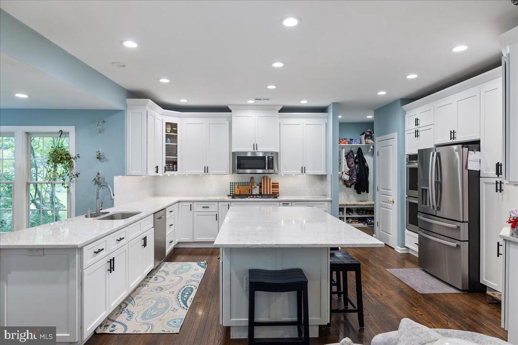 10 EAGLETON FARM ROAD