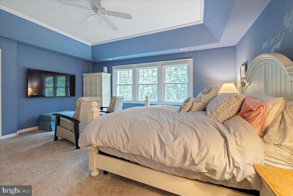 10 EAGLETON FARM ROAD