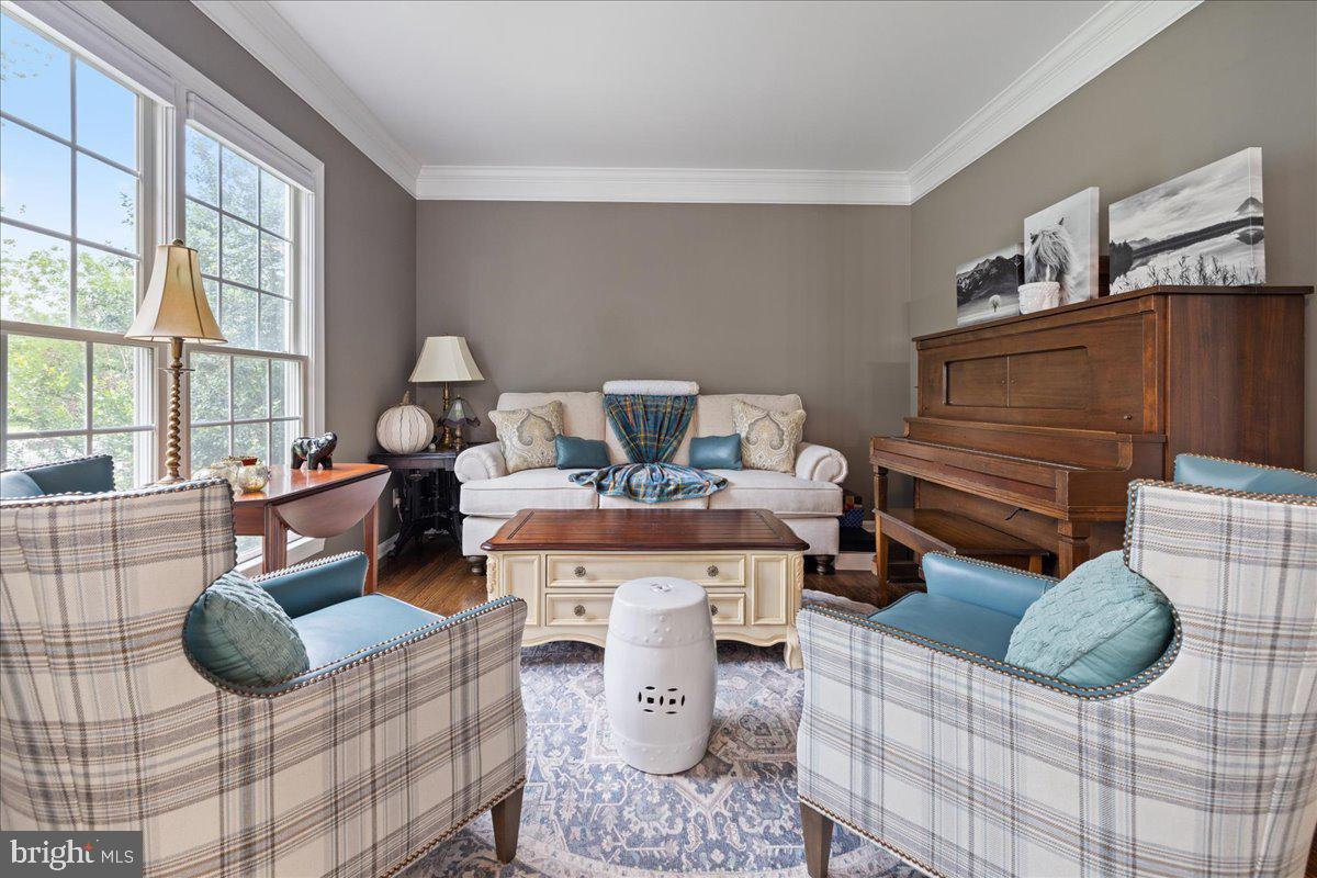 10 EAGLETON FARM ROAD