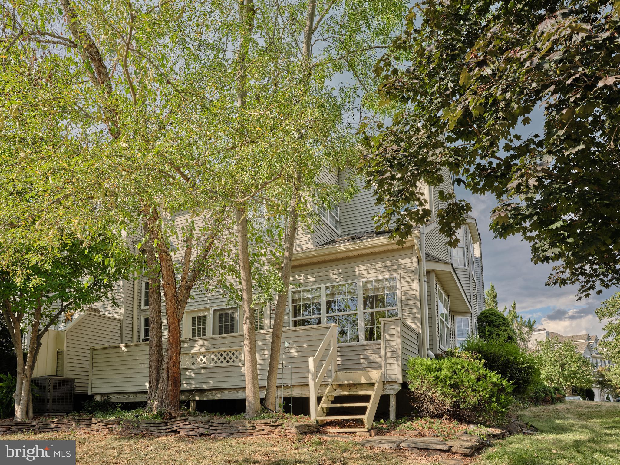 288 DEERFIELD COURT