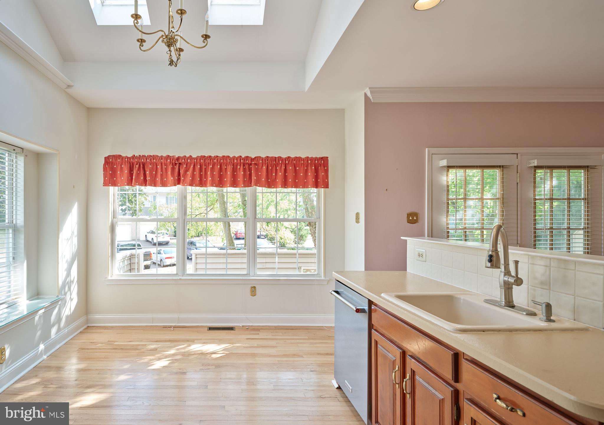 288 DEERFIELD COURT