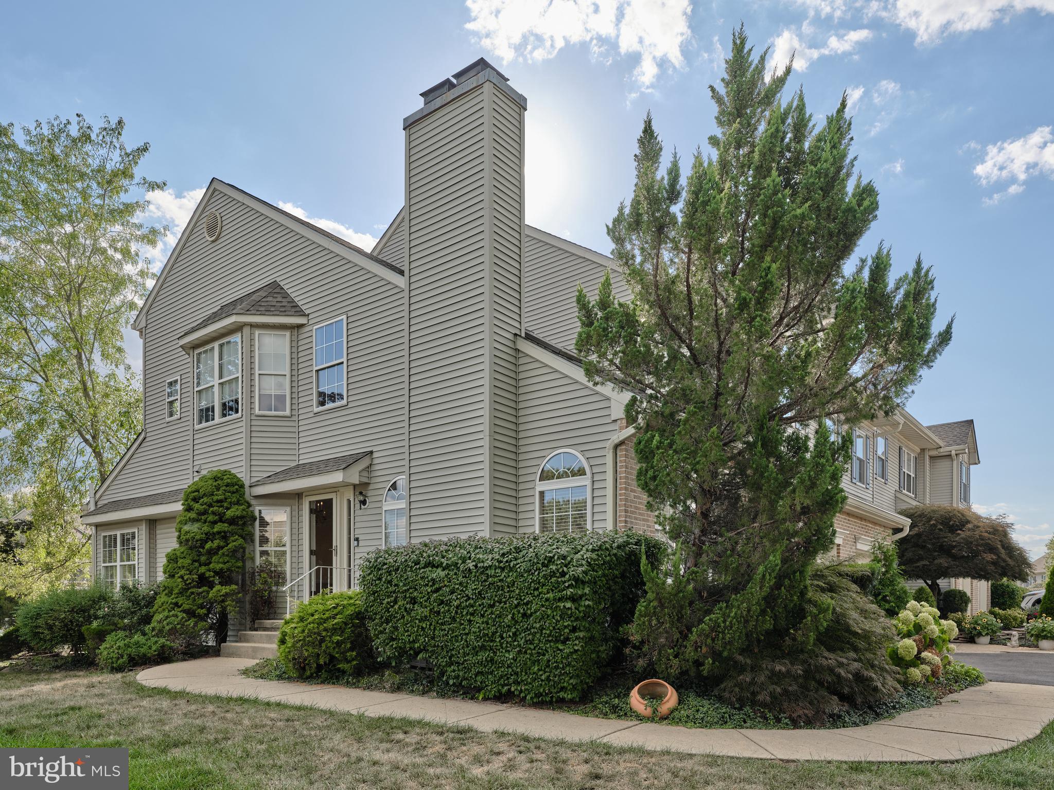 288 DEERFIELD COURT
