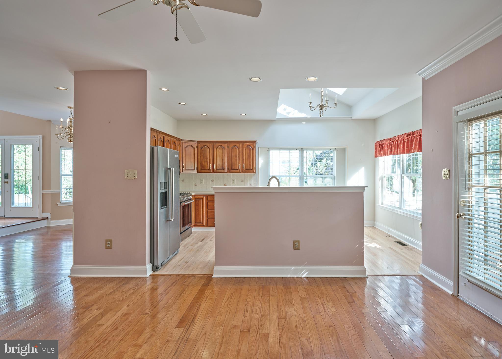 288 DEERFIELD COURT