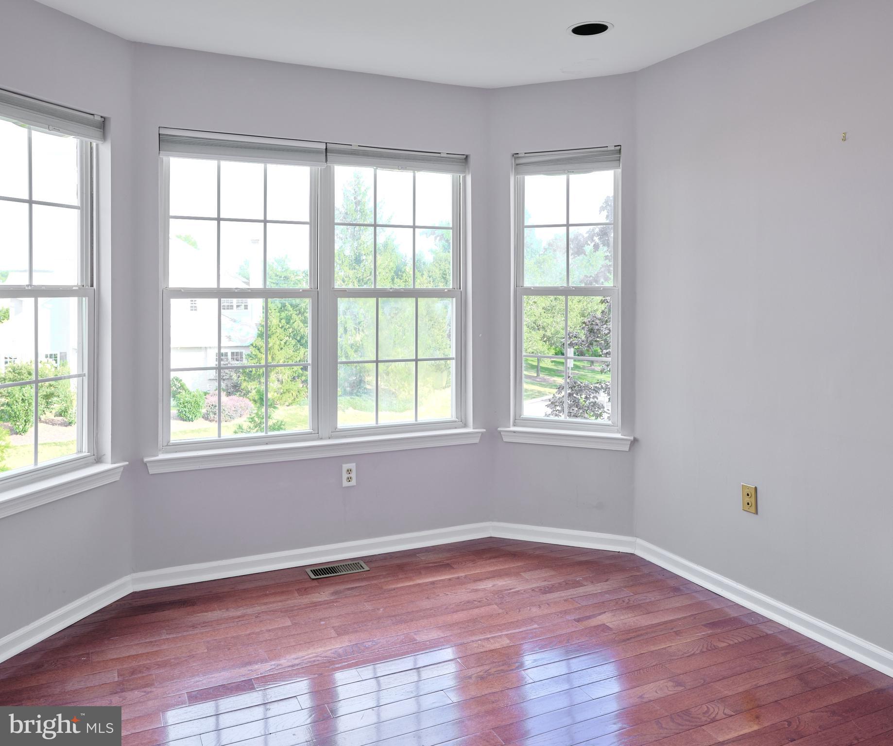 288 DEERFIELD COURT