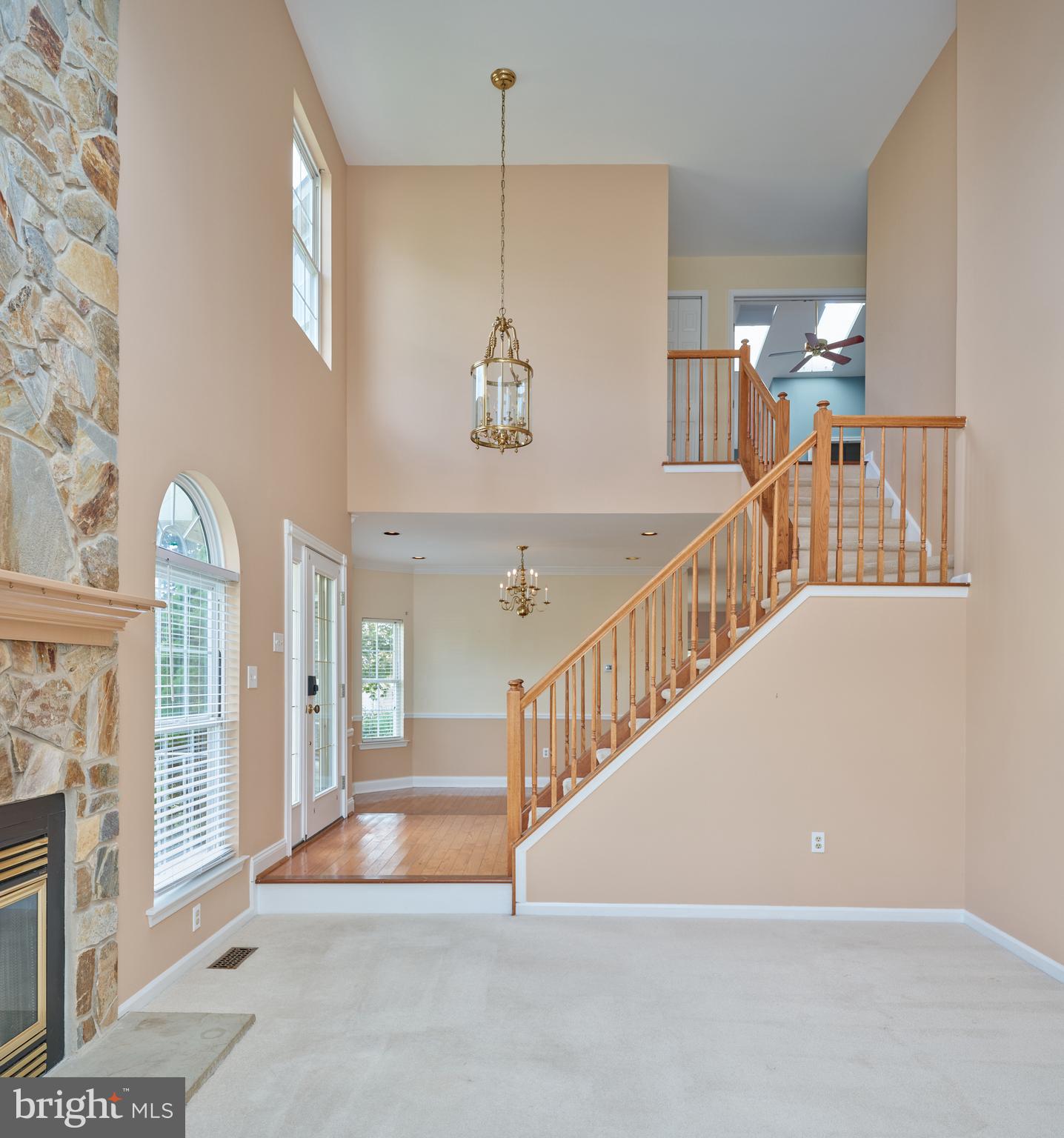 288 DEERFIELD COURT