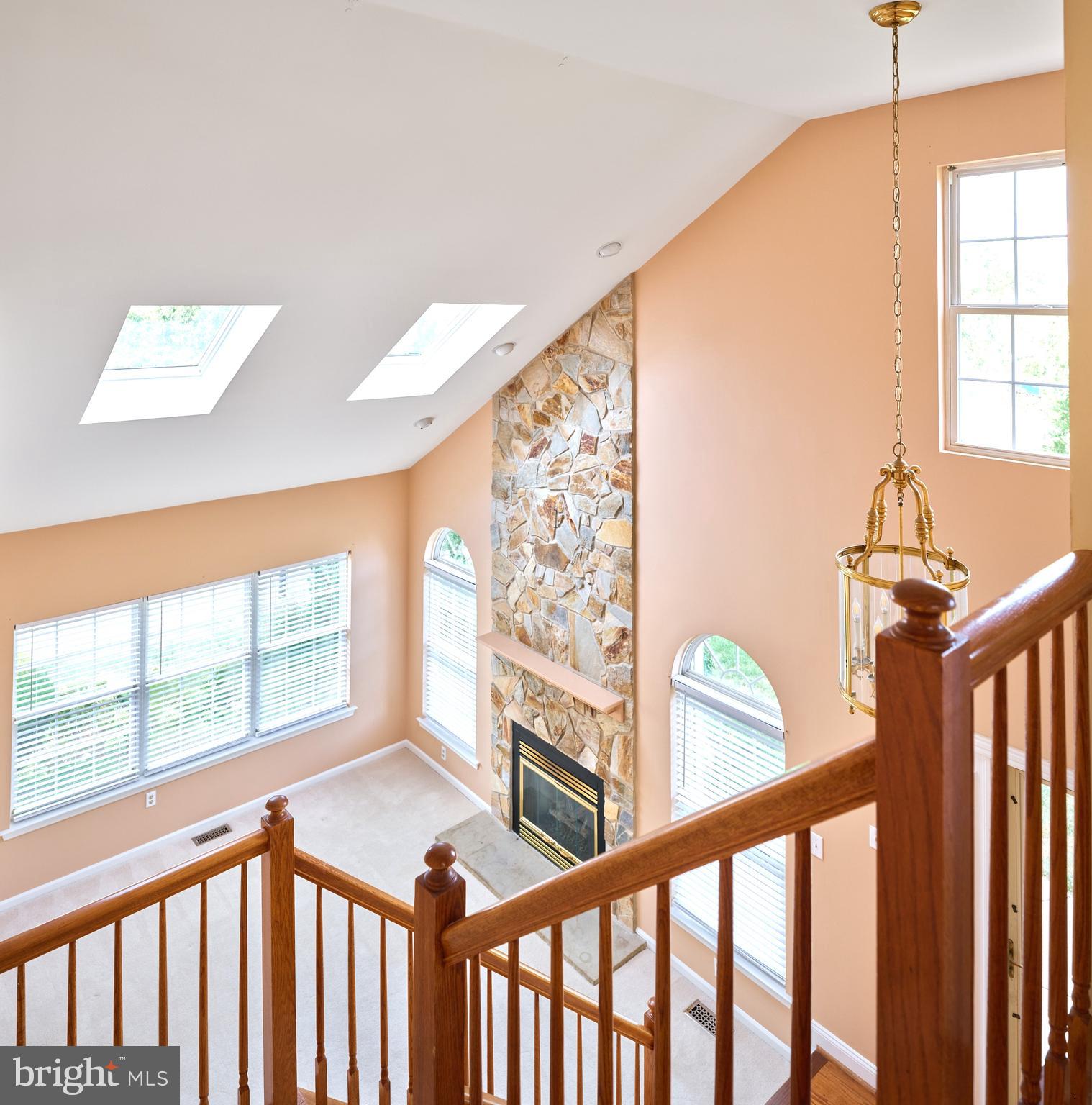 288 DEERFIELD COURT