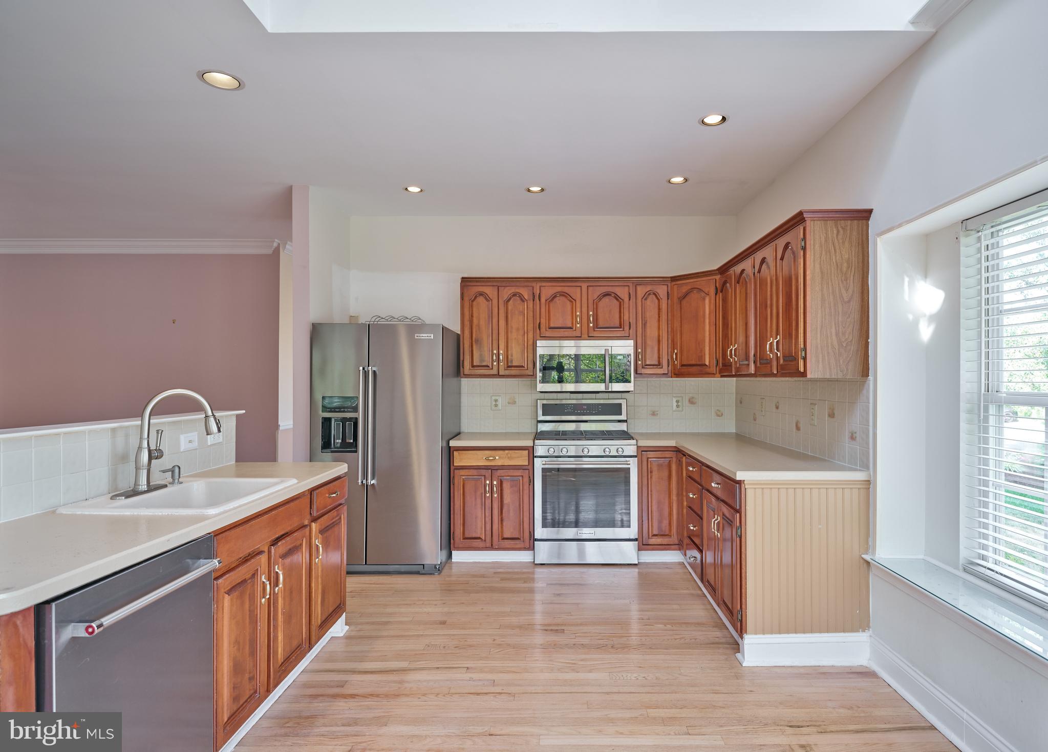 288 DEERFIELD COURT