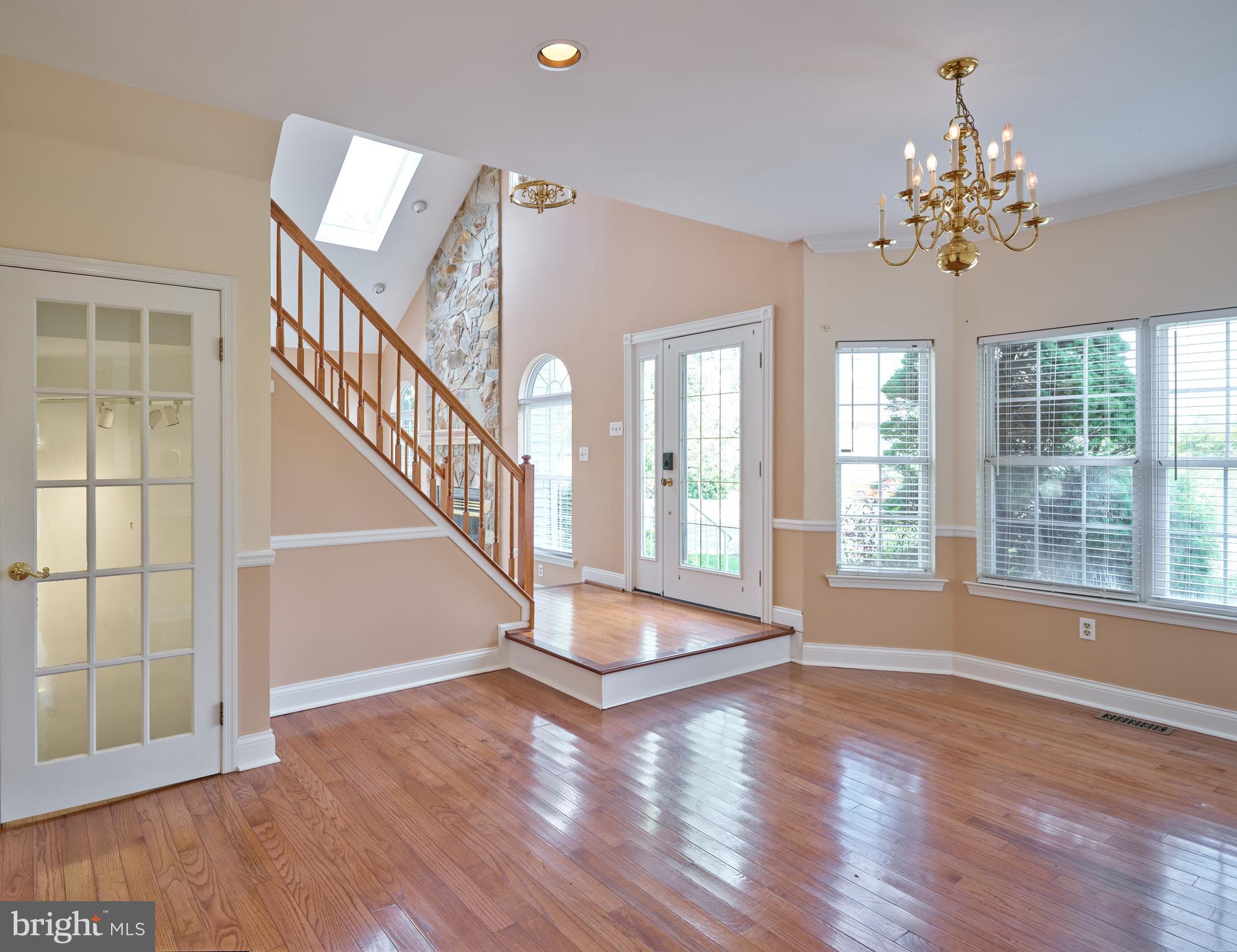 288 DEERFIELD COURT