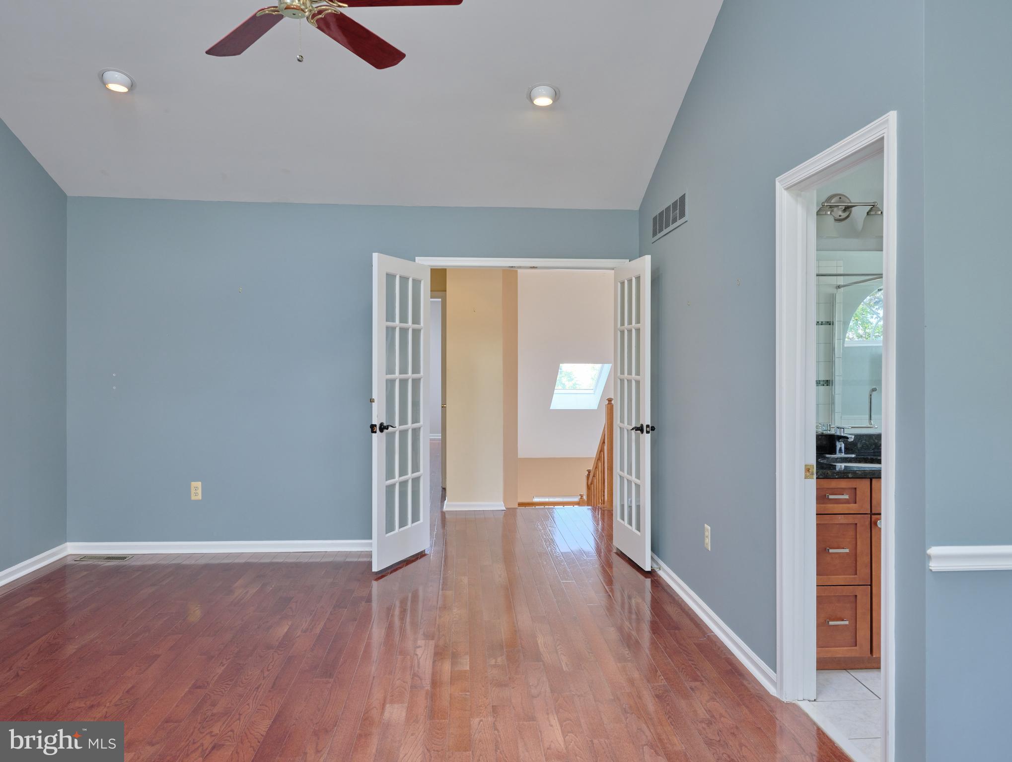 288 DEERFIELD COURT