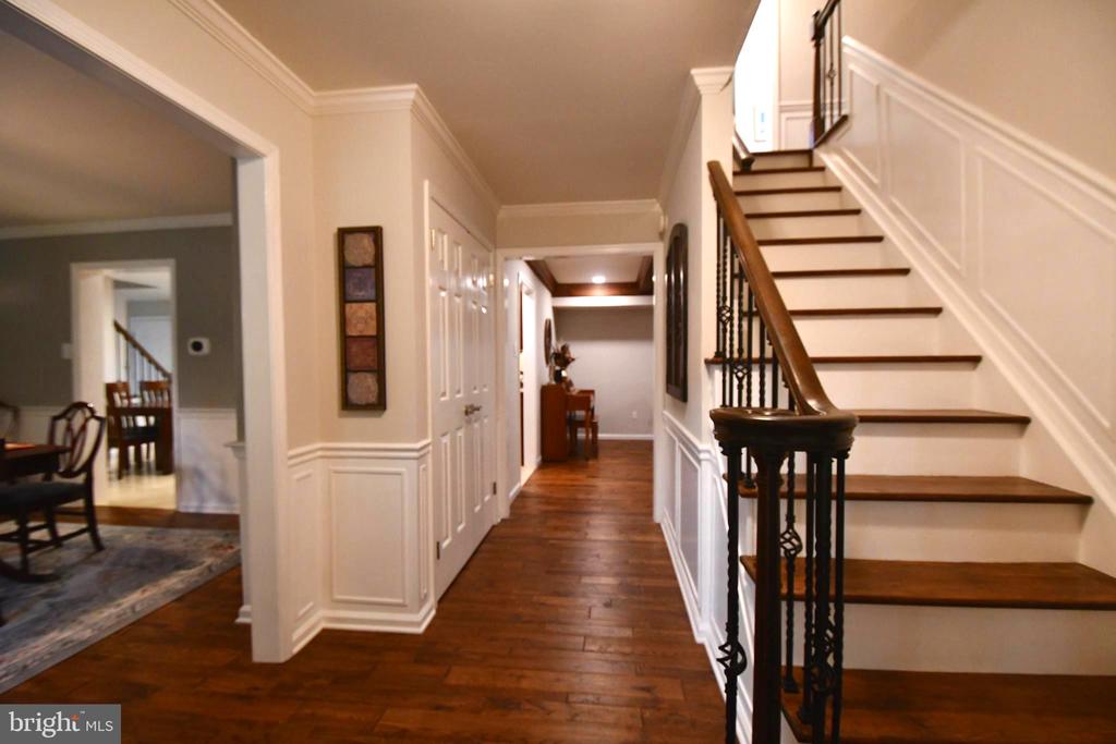 709 WYNNEWOOD DRIVE