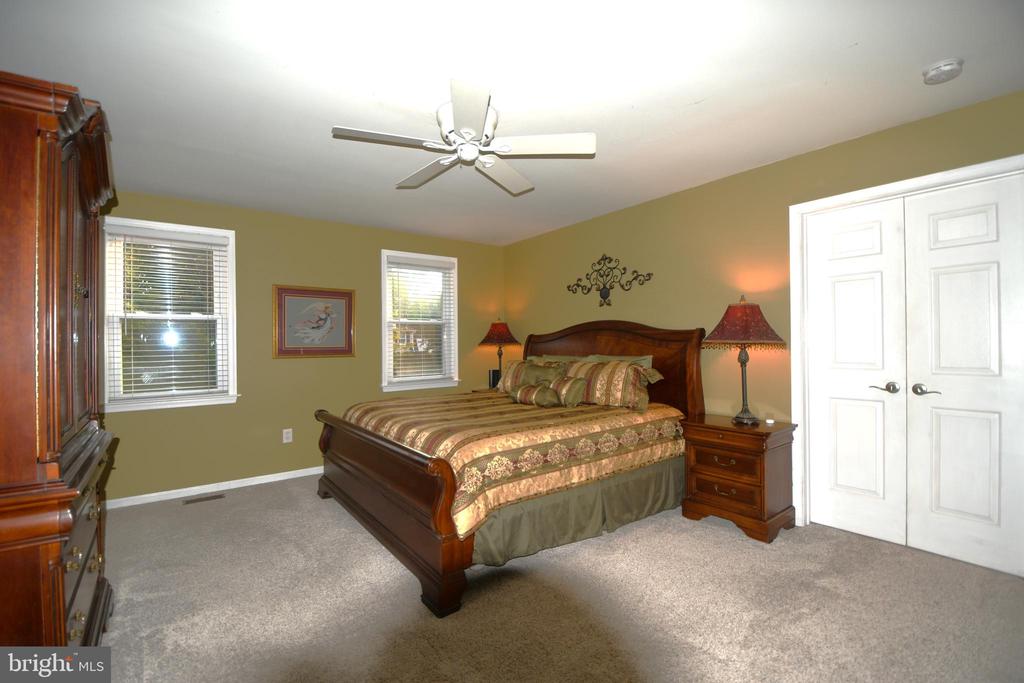 709 WYNNEWOOD DRIVE