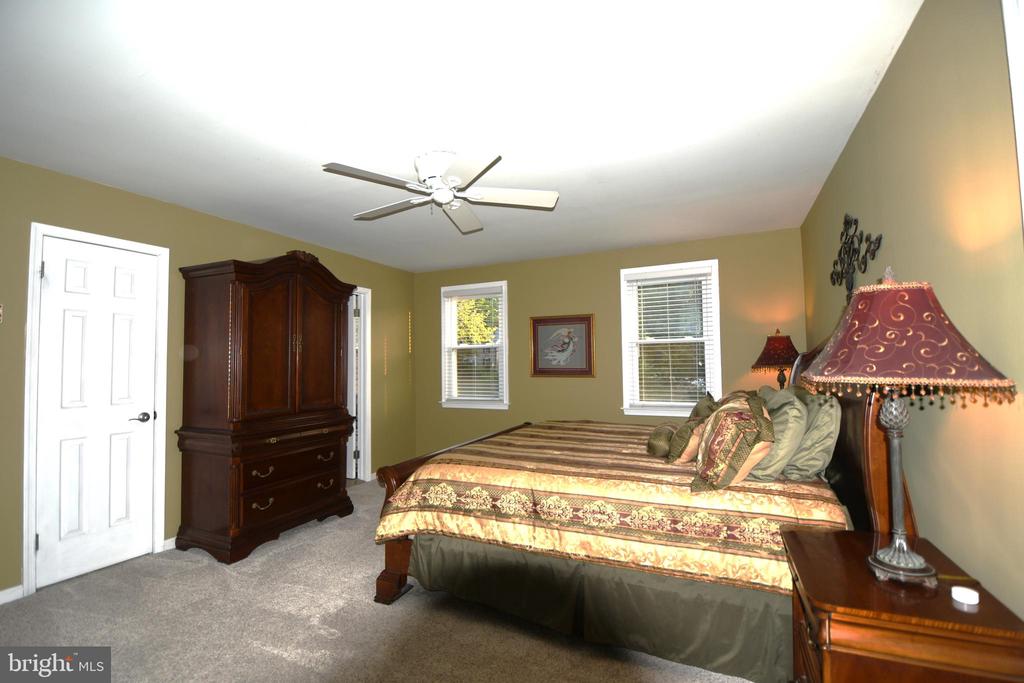 709 WYNNEWOOD DRIVE