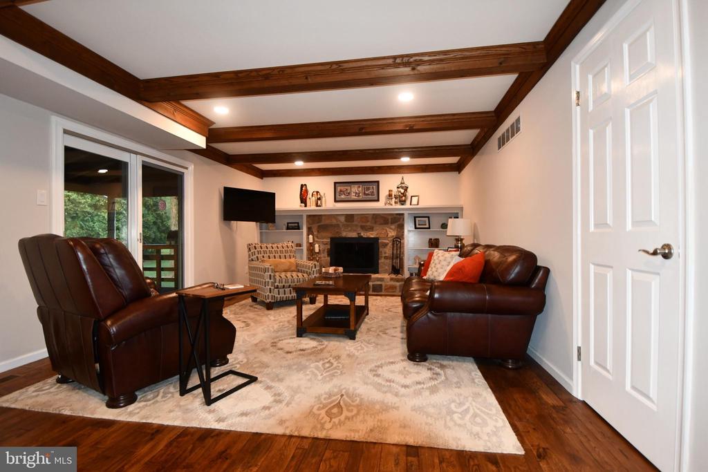 709 WYNNEWOOD DRIVE