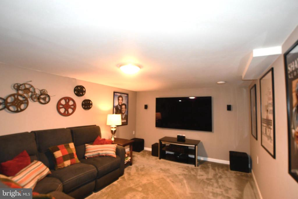 709 WYNNEWOOD DRIVE