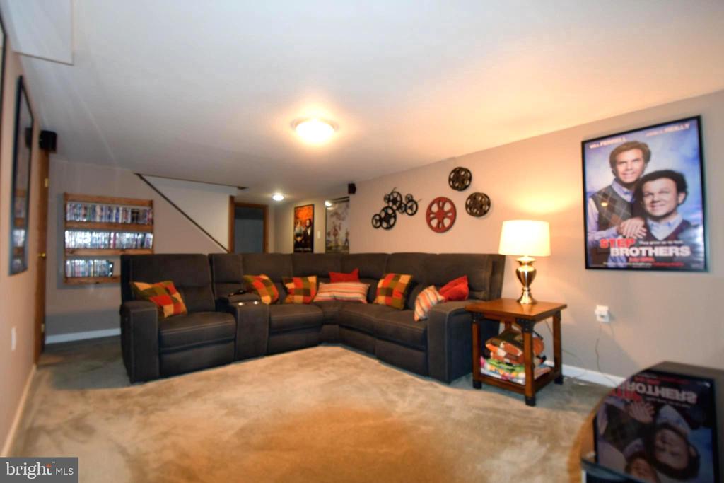709 WYNNEWOOD DRIVE