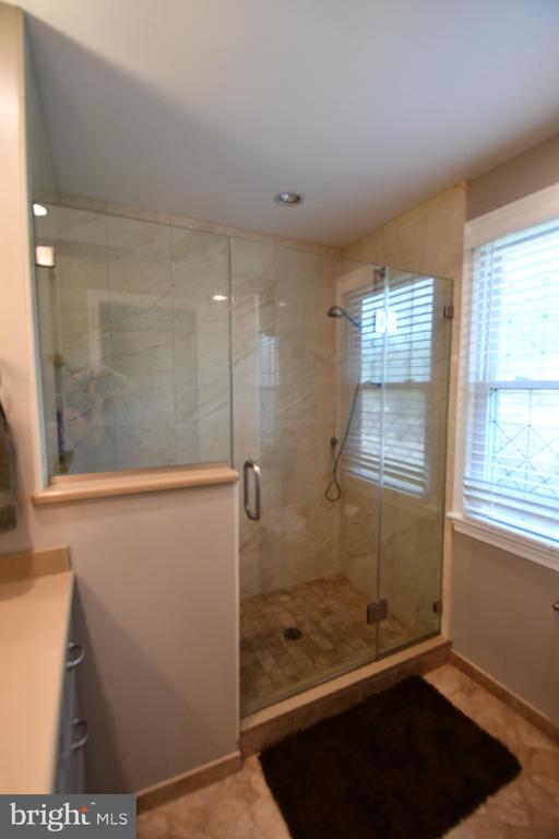 709 WYNNEWOOD DRIVE