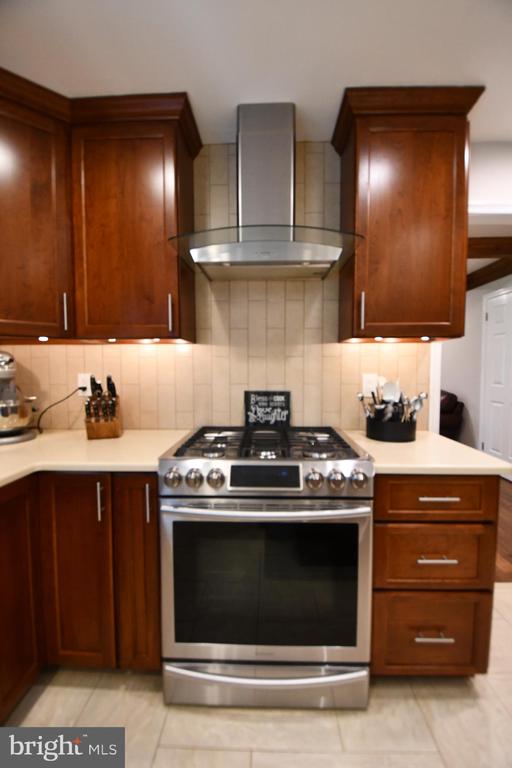 709 WYNNEWOOD DRIVE