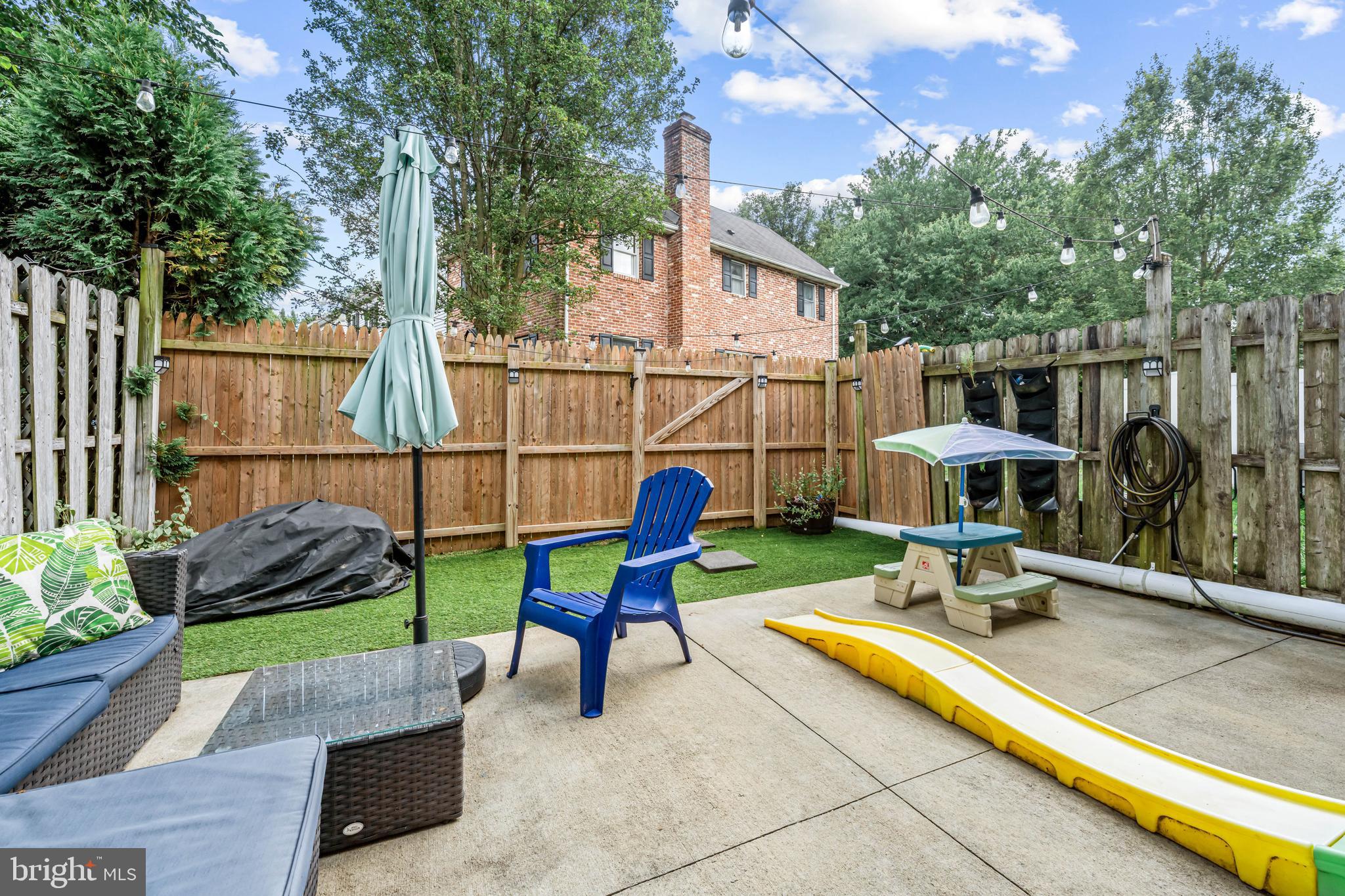 17 WASHINGTON SQUARE