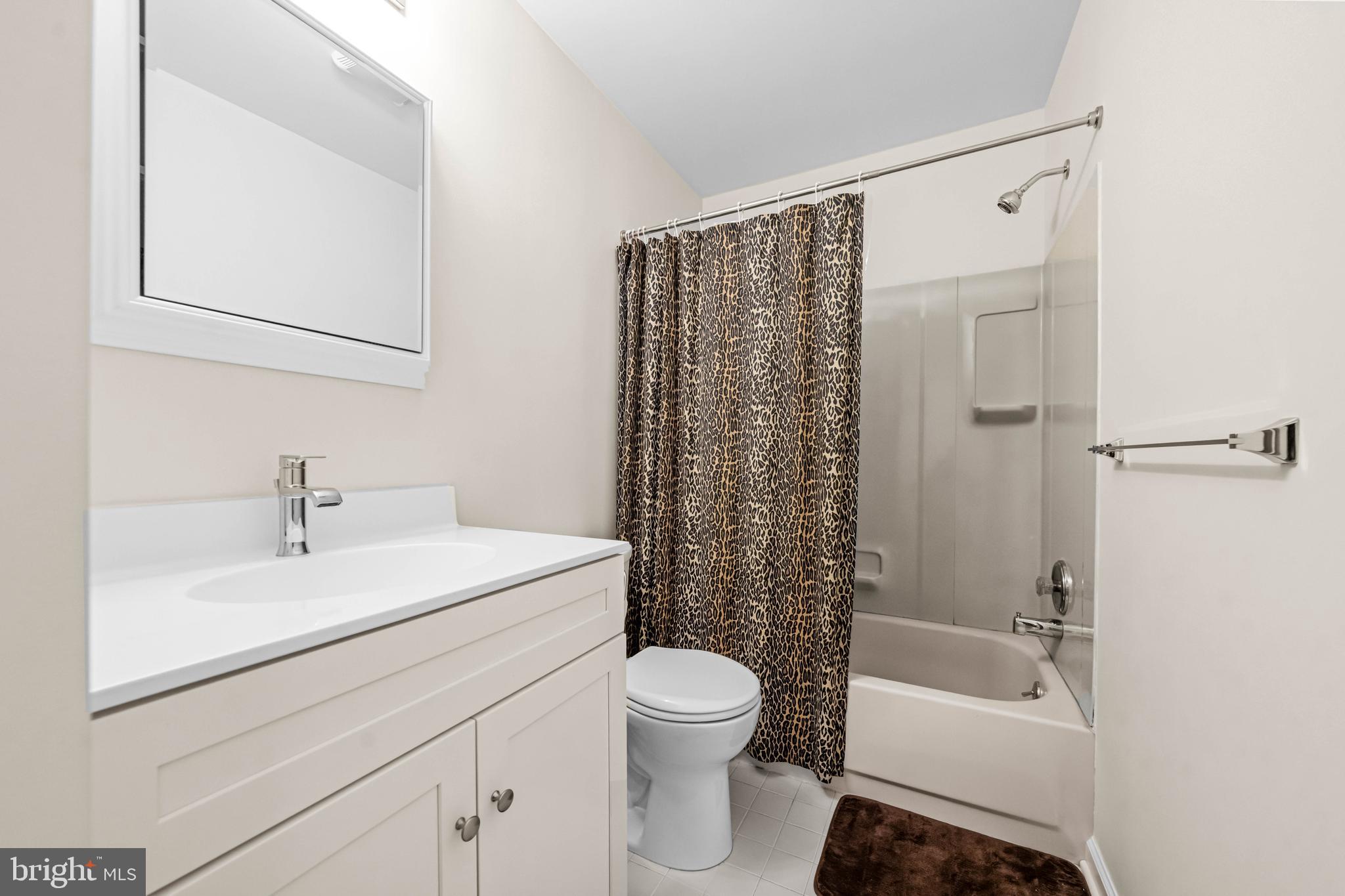 17 WASHINGTON SQUARE