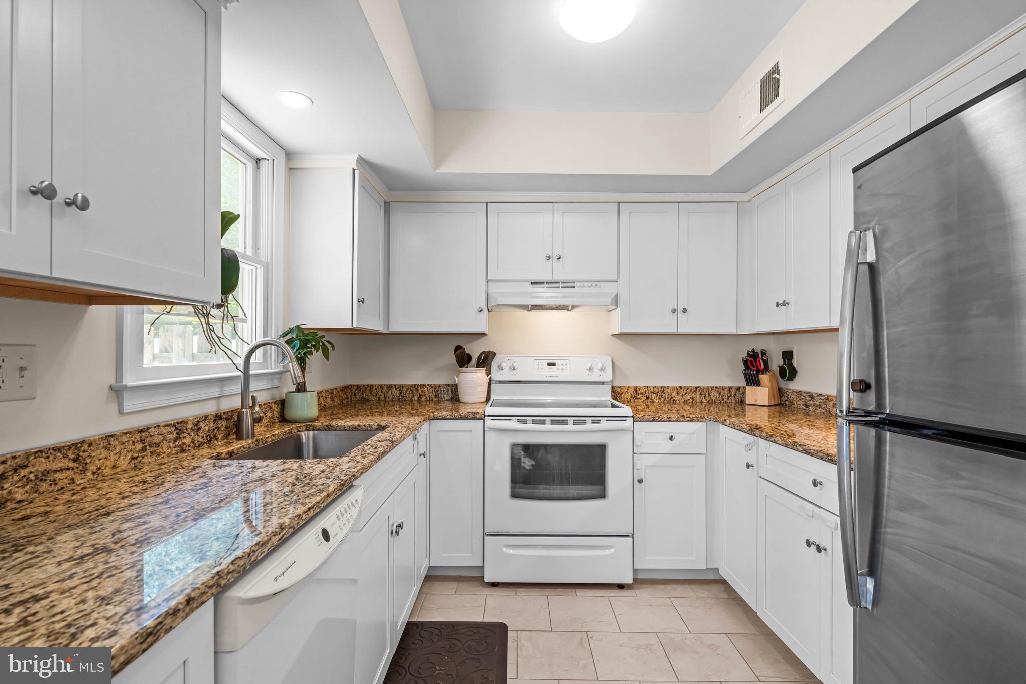 17 WASHINGTON SQUARE