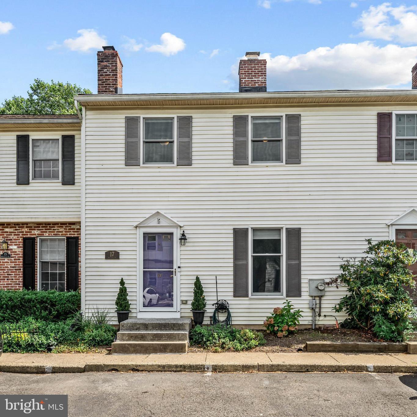 17 WASHINGTON SQUARE