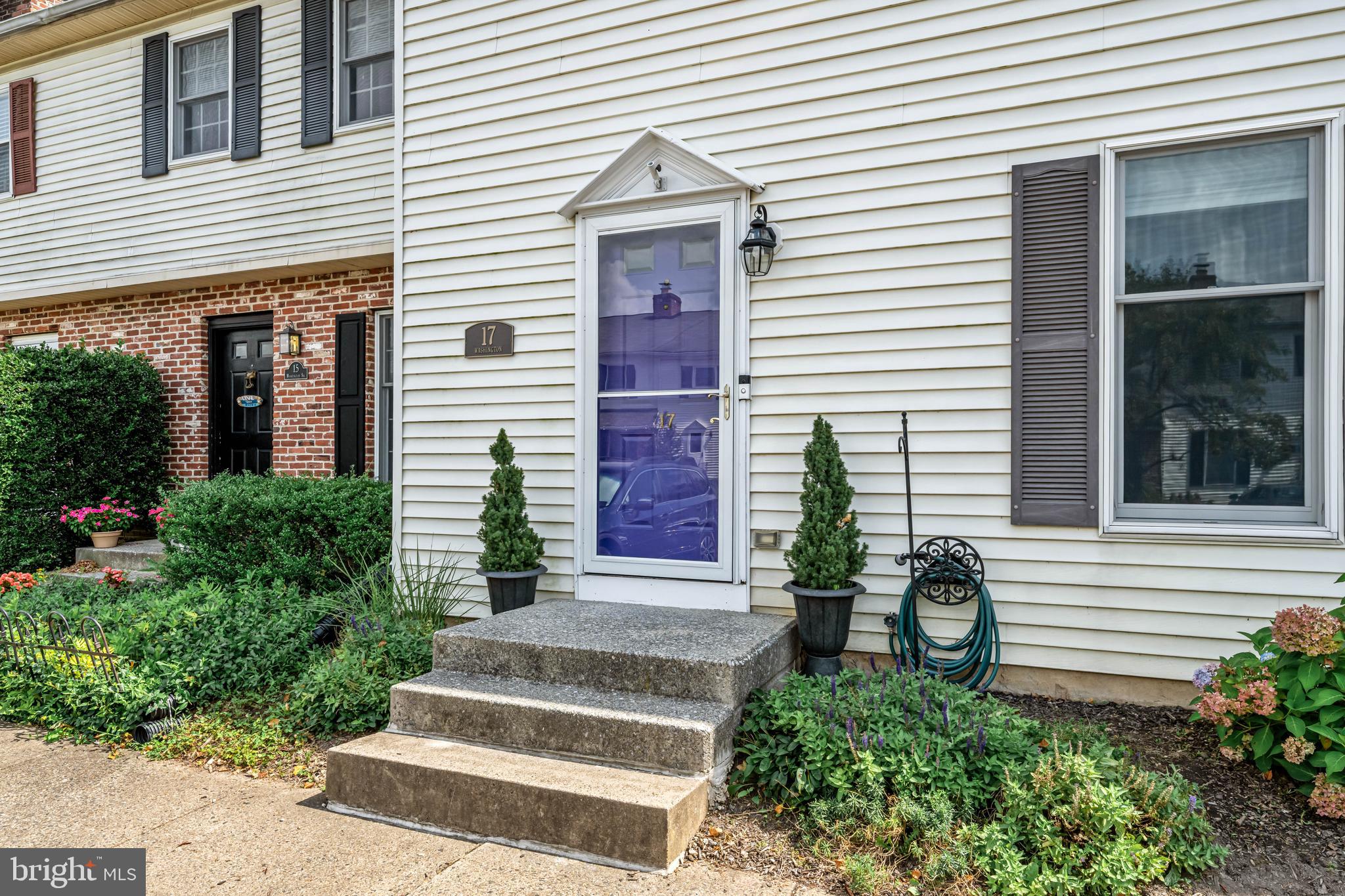 17 WASHINGTON SQUARE