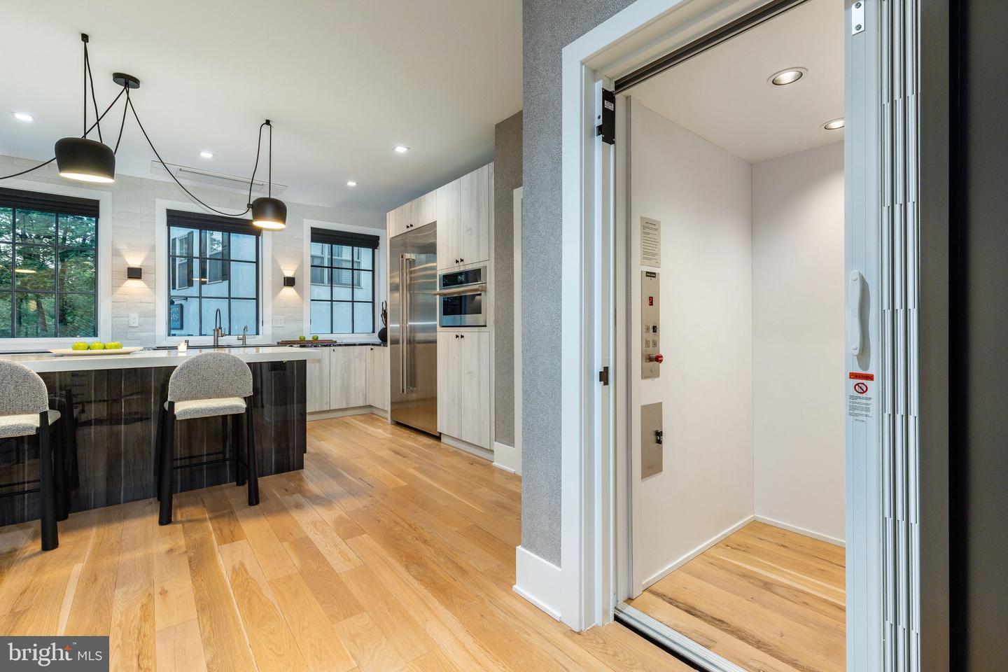 18 W Mechanic St #5