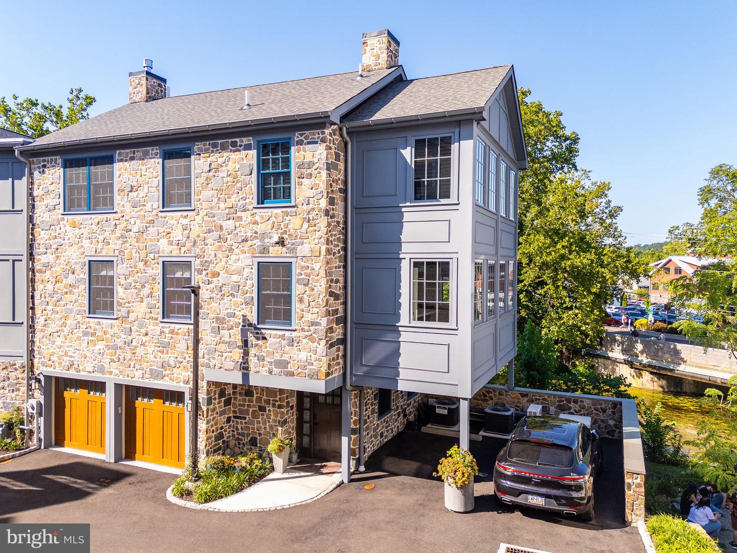 18 W Mechanic St #5