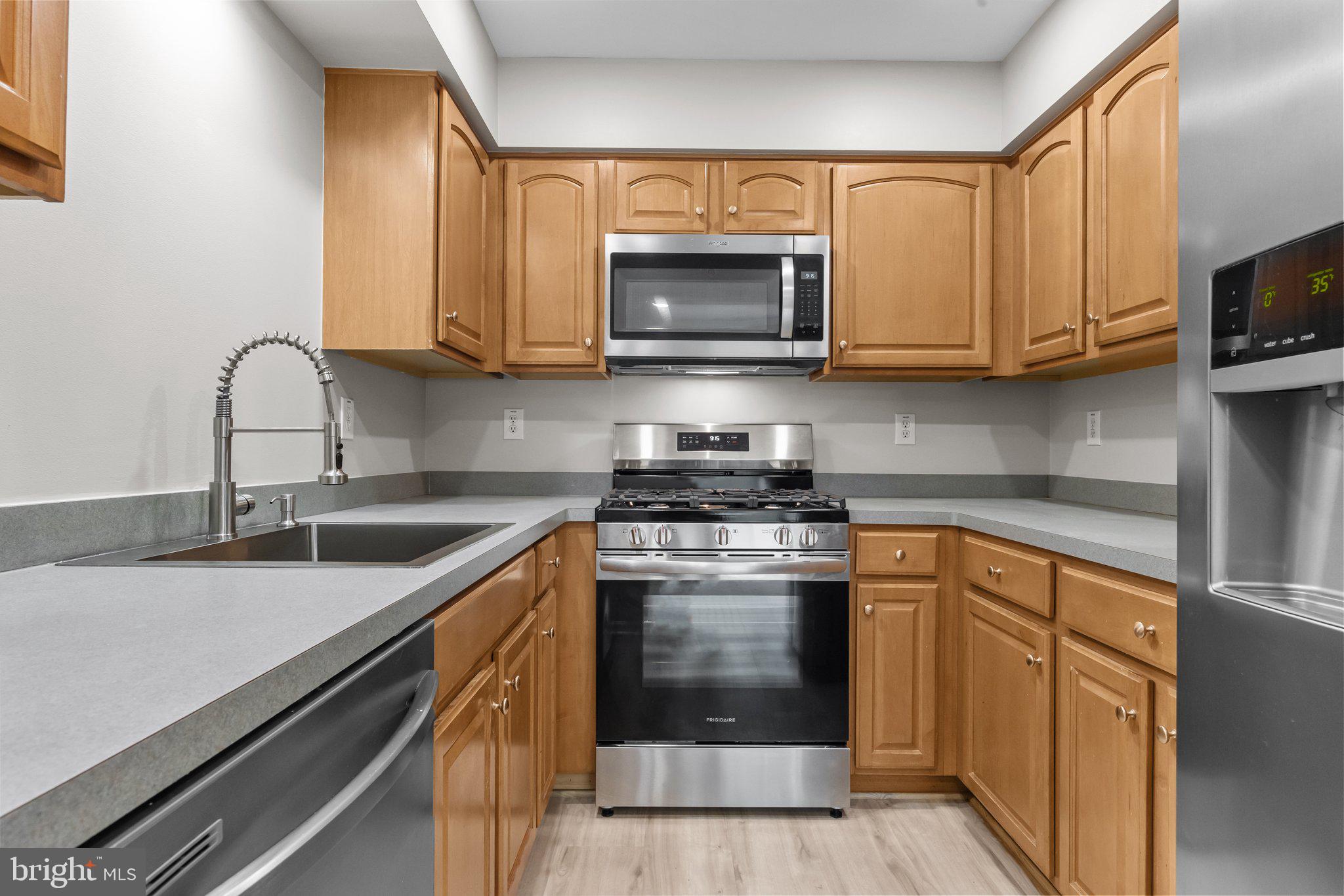 115 GOLDFINCH CT #237