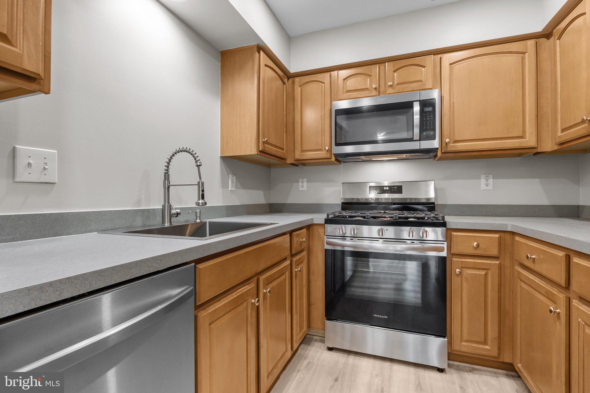 115 GOLDFINCH CT #237