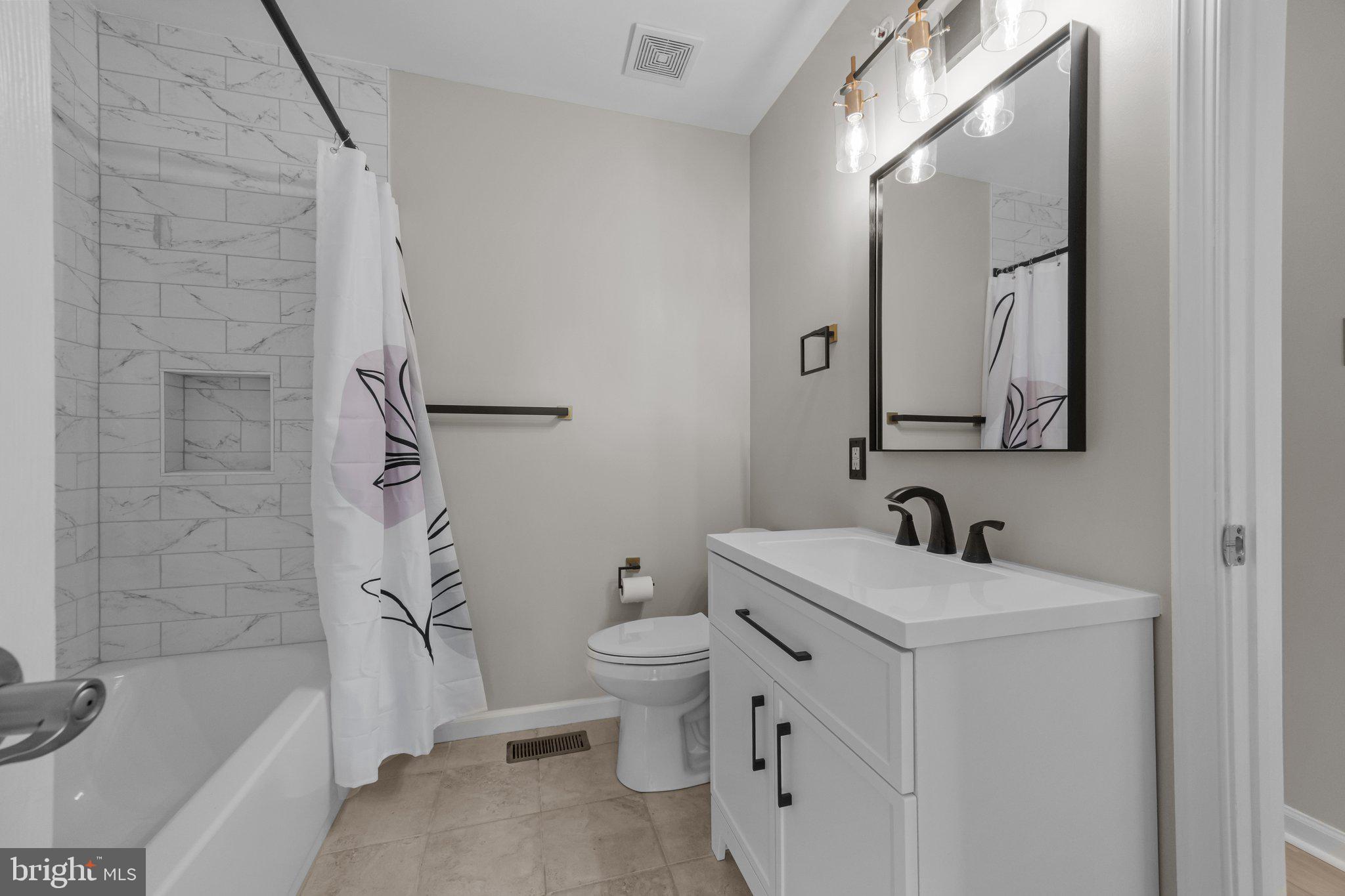 115 GOLDFINCH CT #237