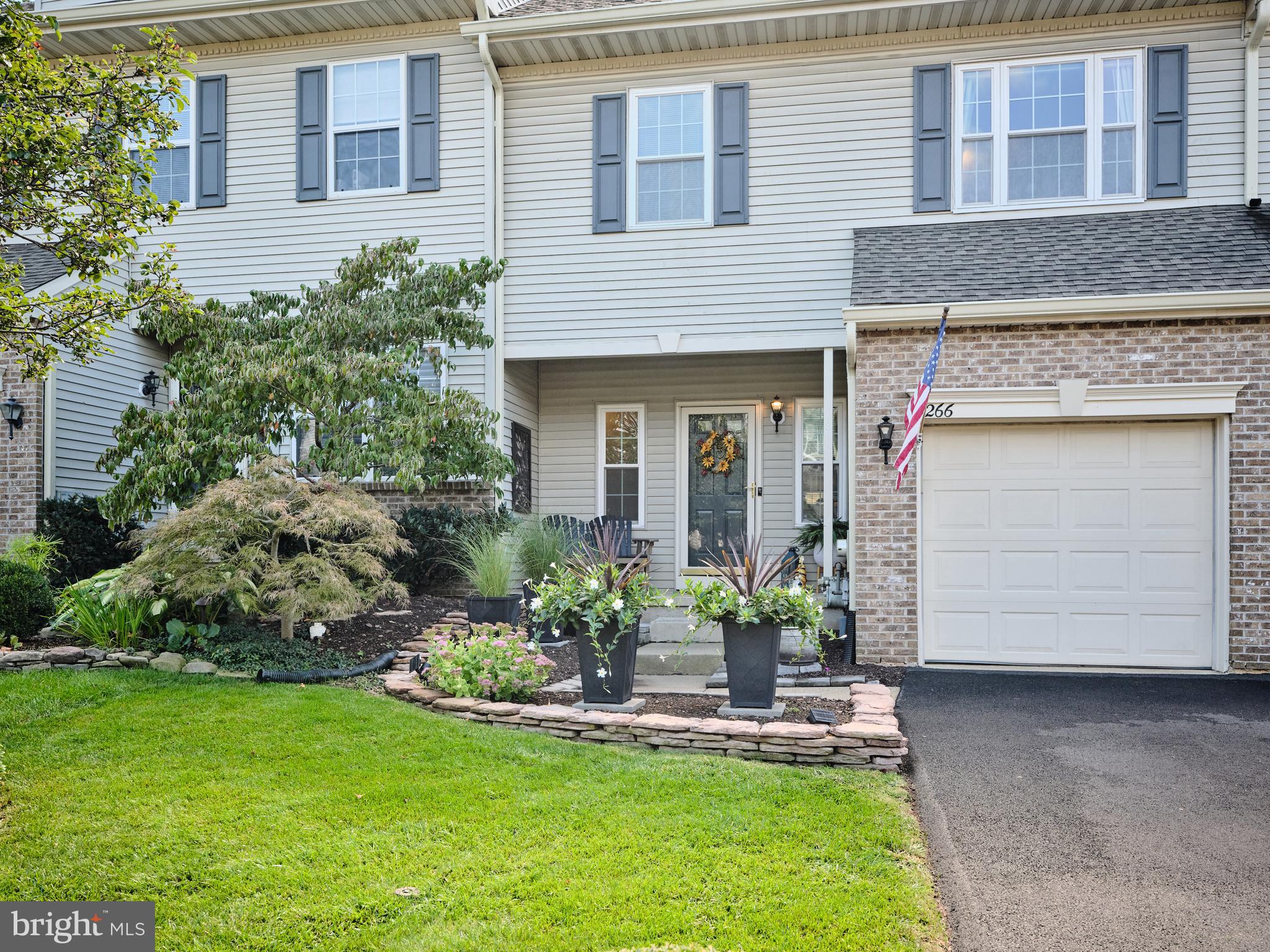 266 DEERFIELD COURT