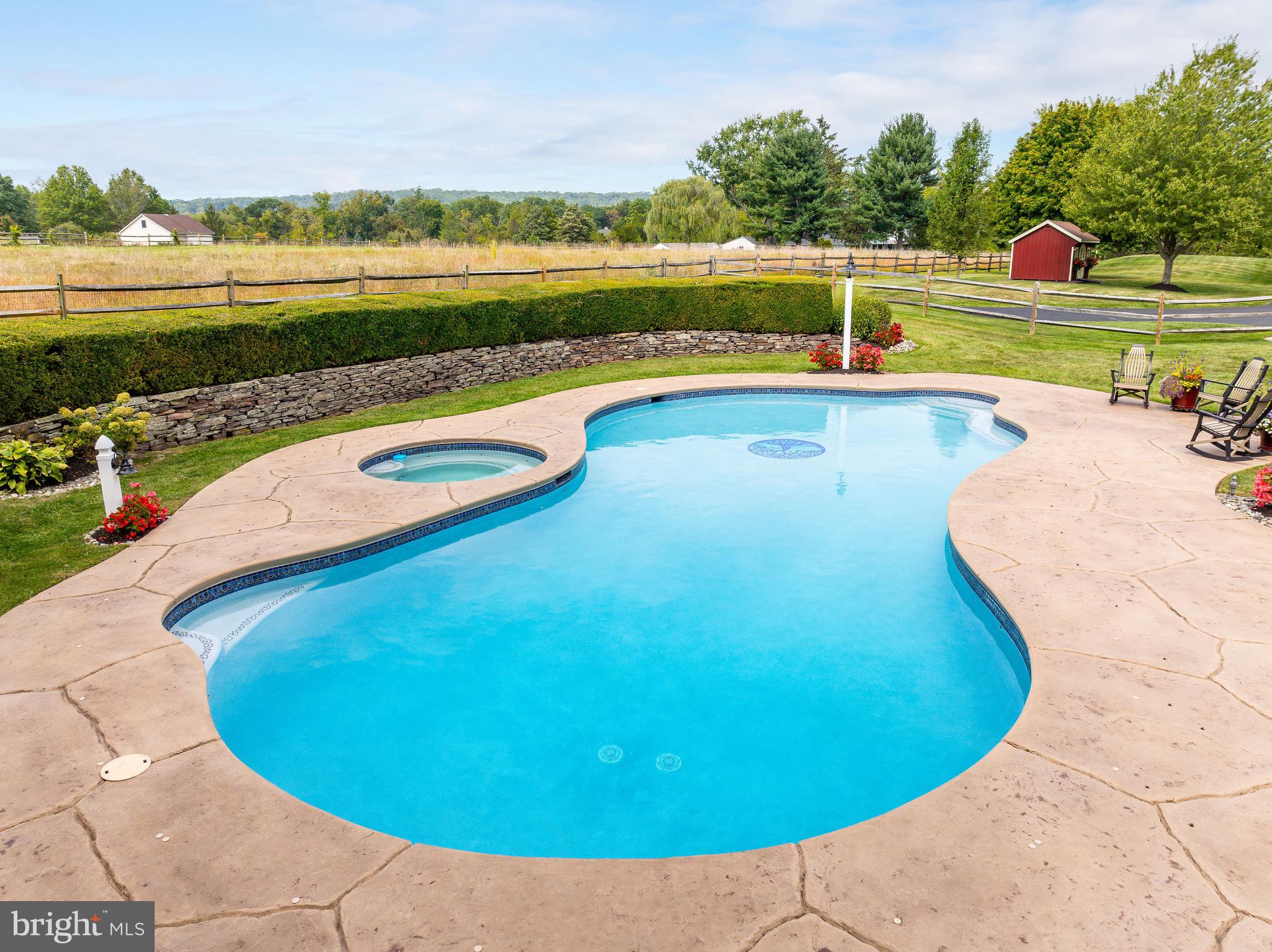 1100 PINEVILLE ROAD
