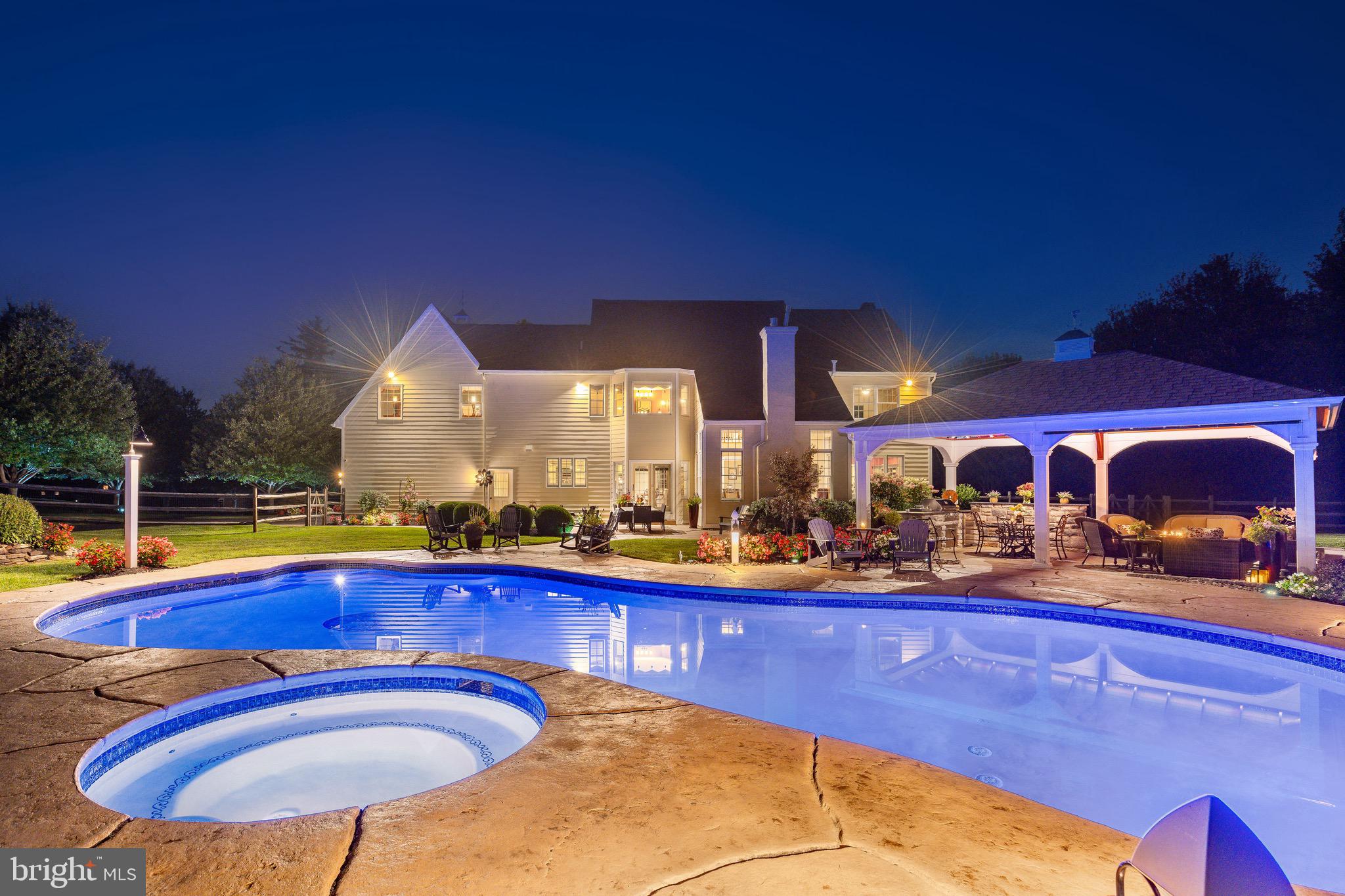 1100 PINEVILLE ROAD