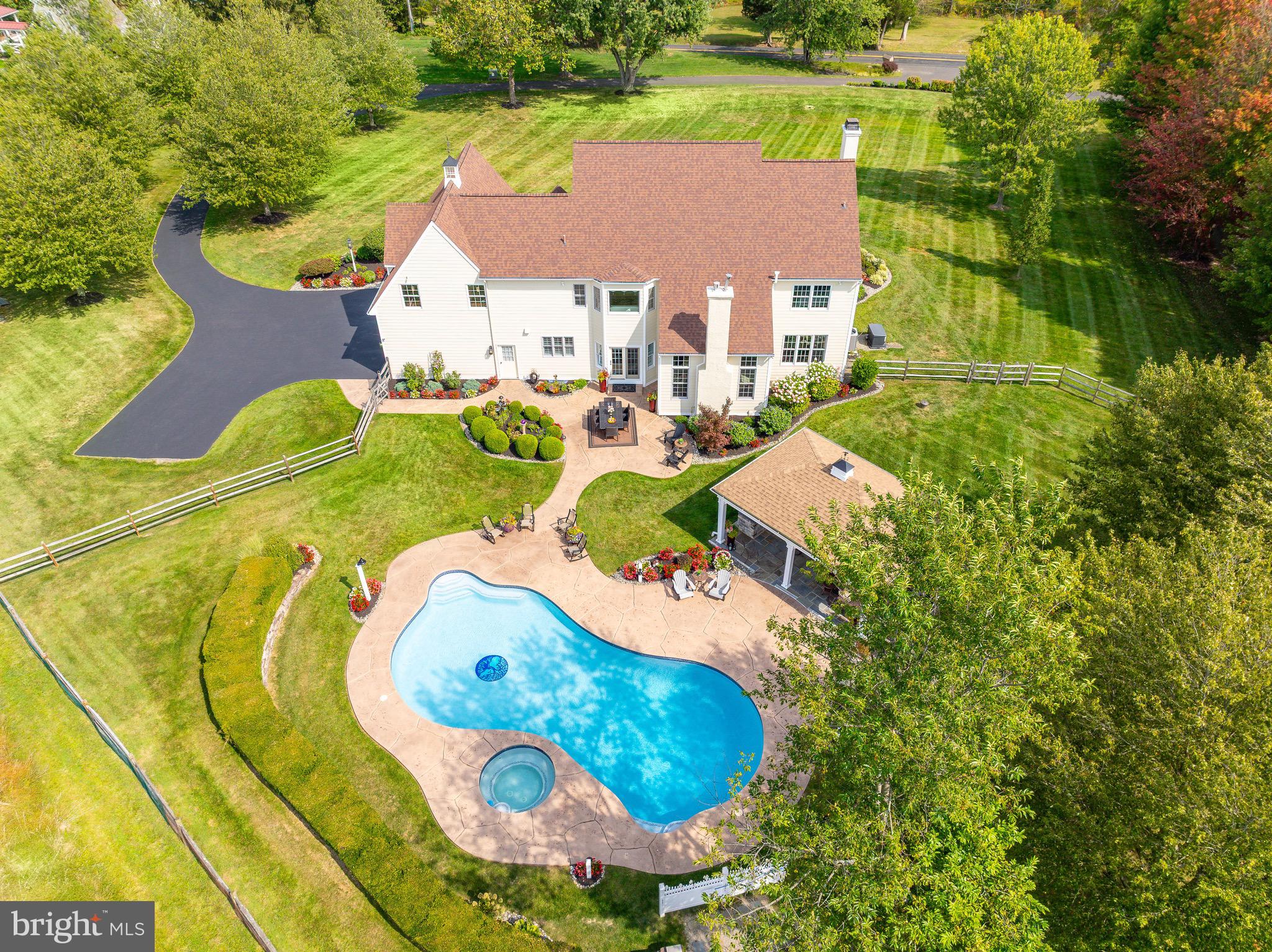 1100 PINEVILLE ROAD