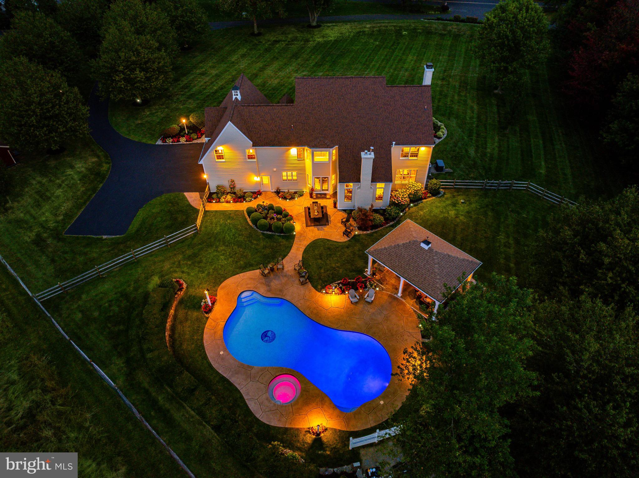 1100 PINEVILLE ROAD