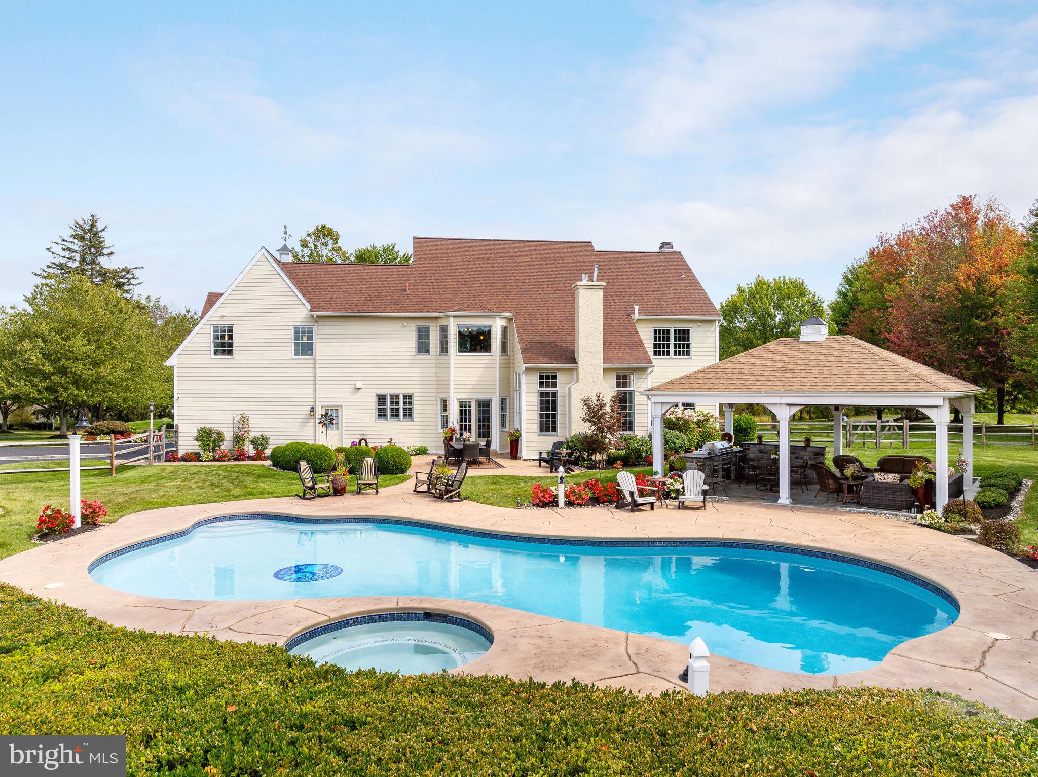 1100 PINEVILLE ROAD