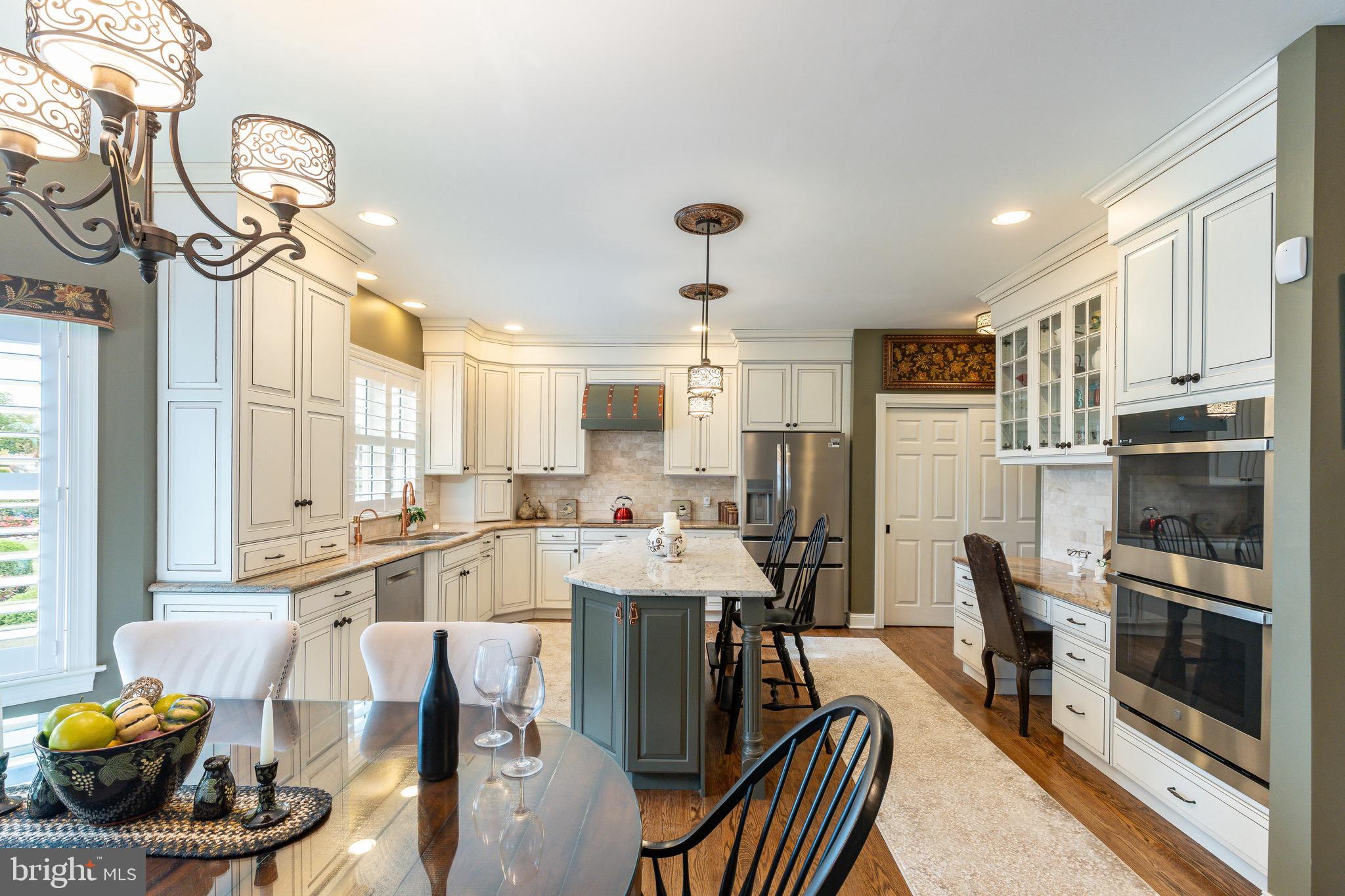 1100 PINEVILLE ROAD